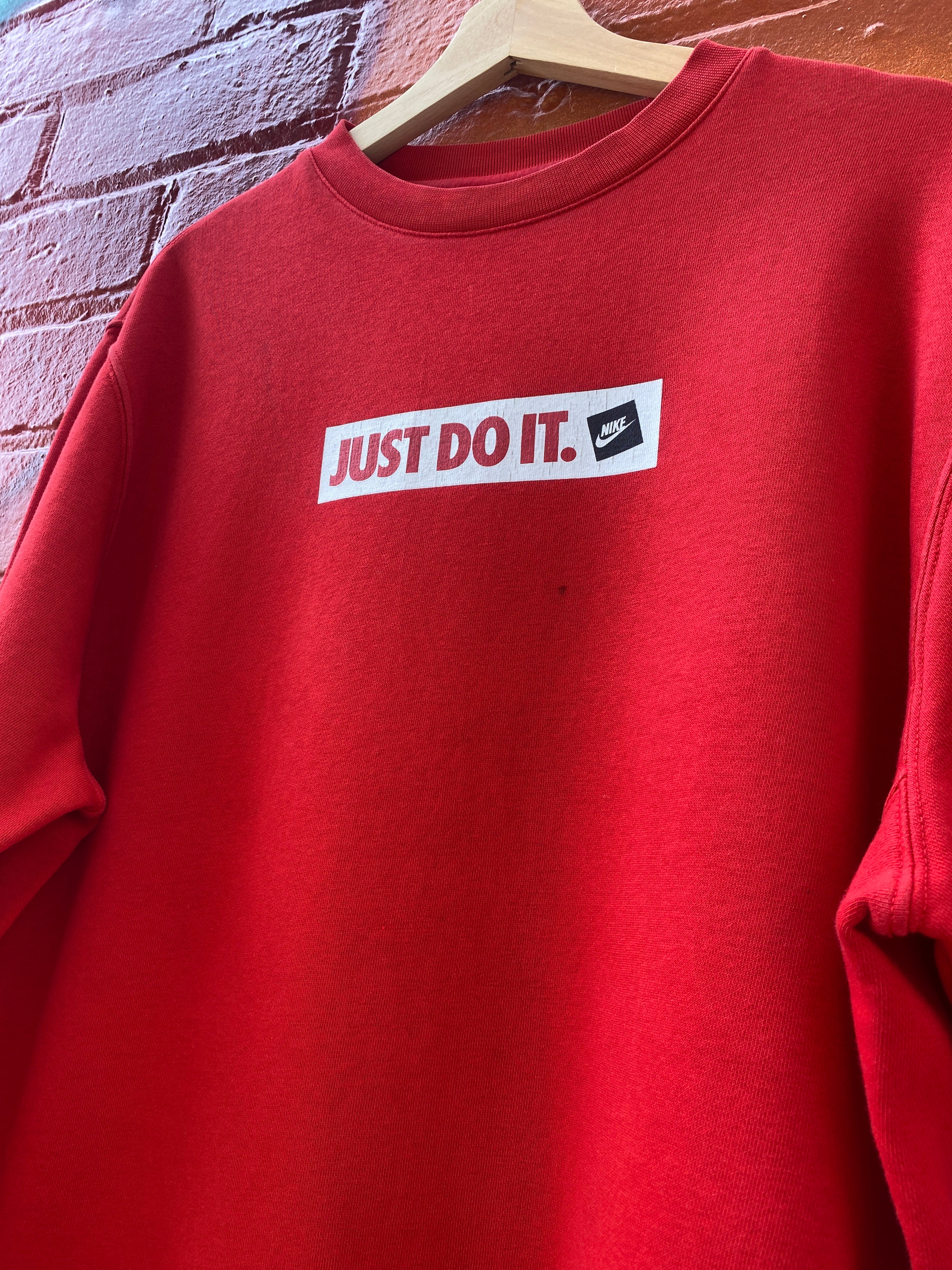 M - Nike 'Just Do It' Red Jumper