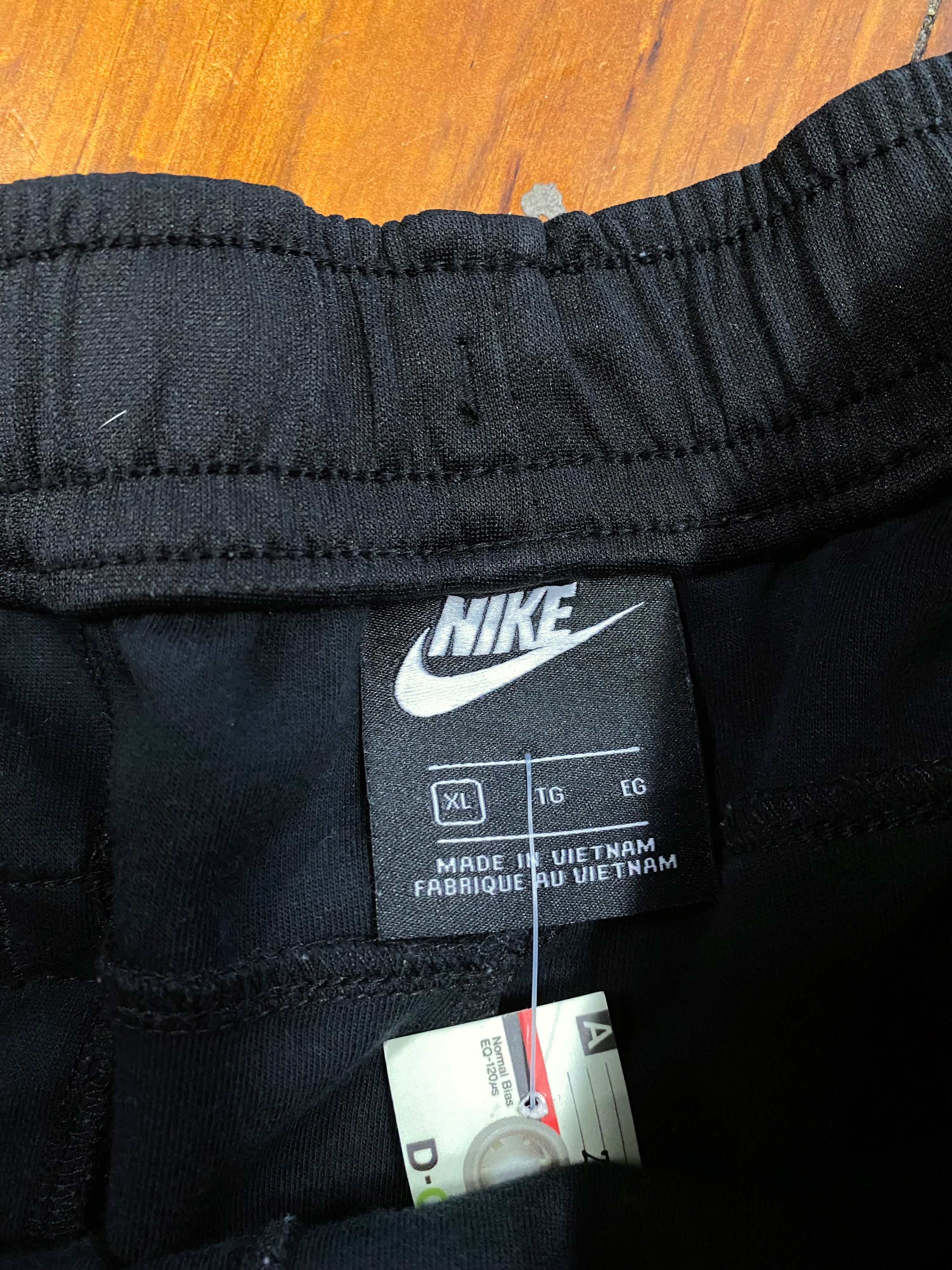 XL - Nike Tech Pants Black
