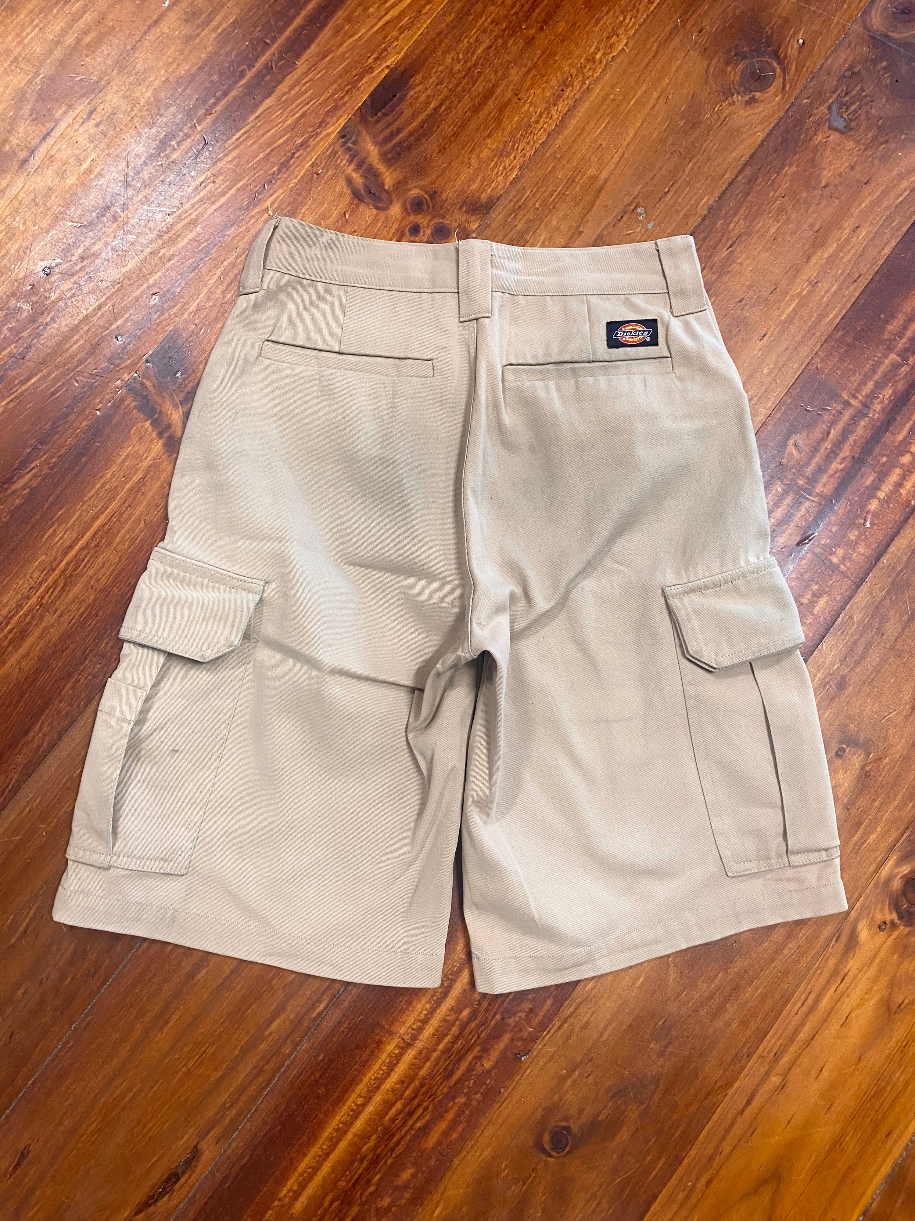 28 - Dickies Beige Baggy Carpenter Shorts