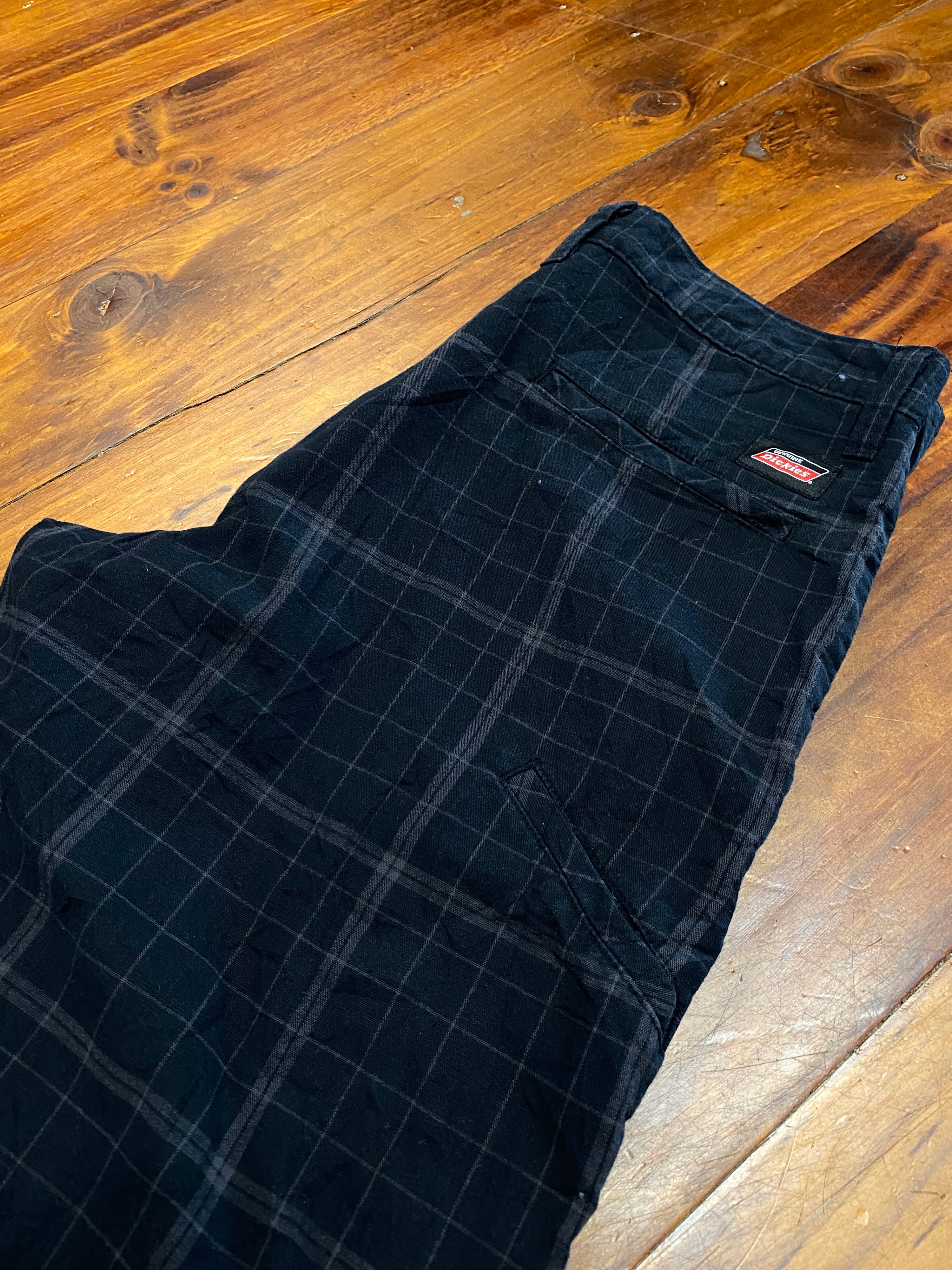 32 - Dickies Black Plaid Shorts S315