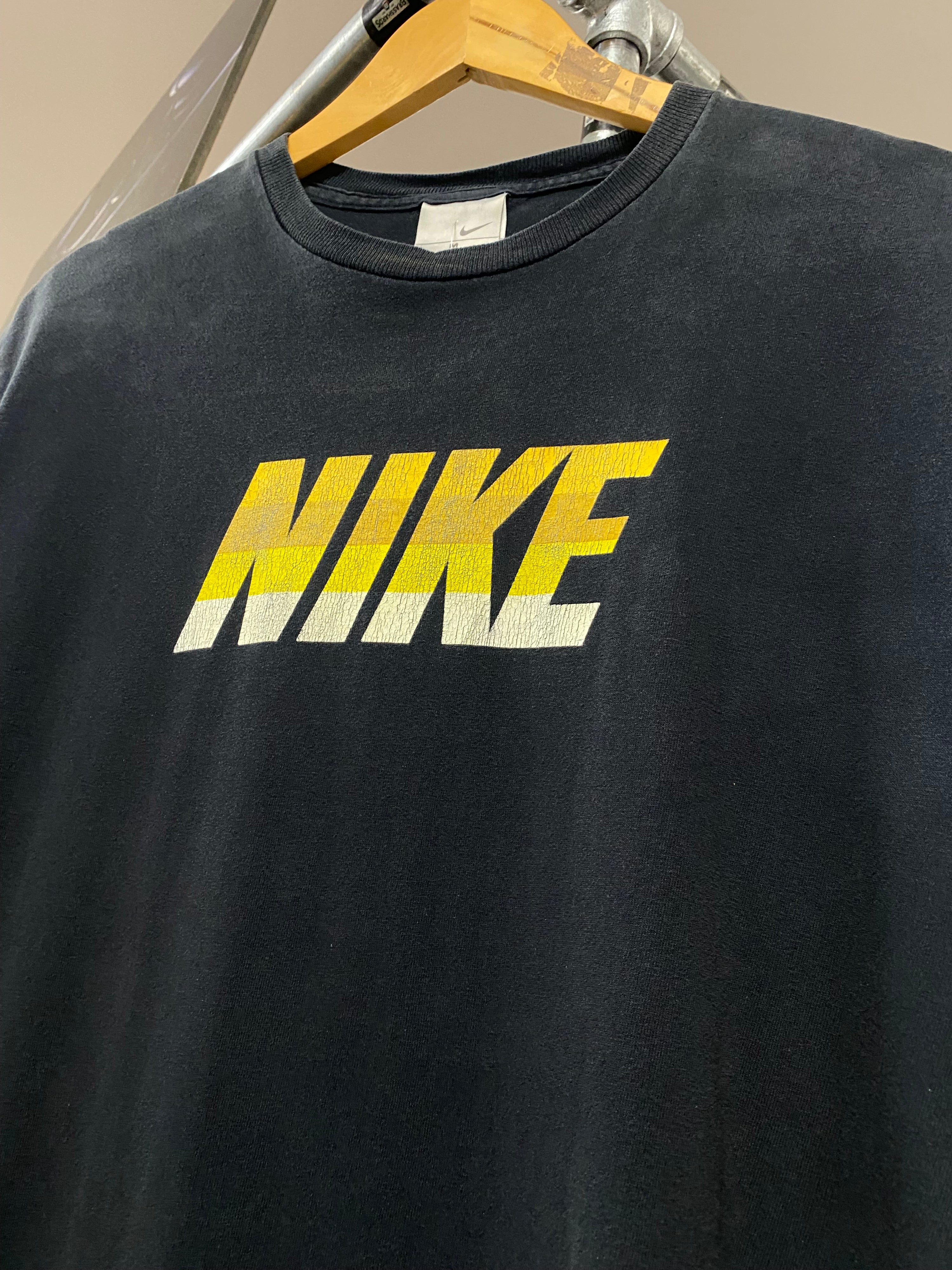 M - 2000s Nike Black Tee Spellout Gradient