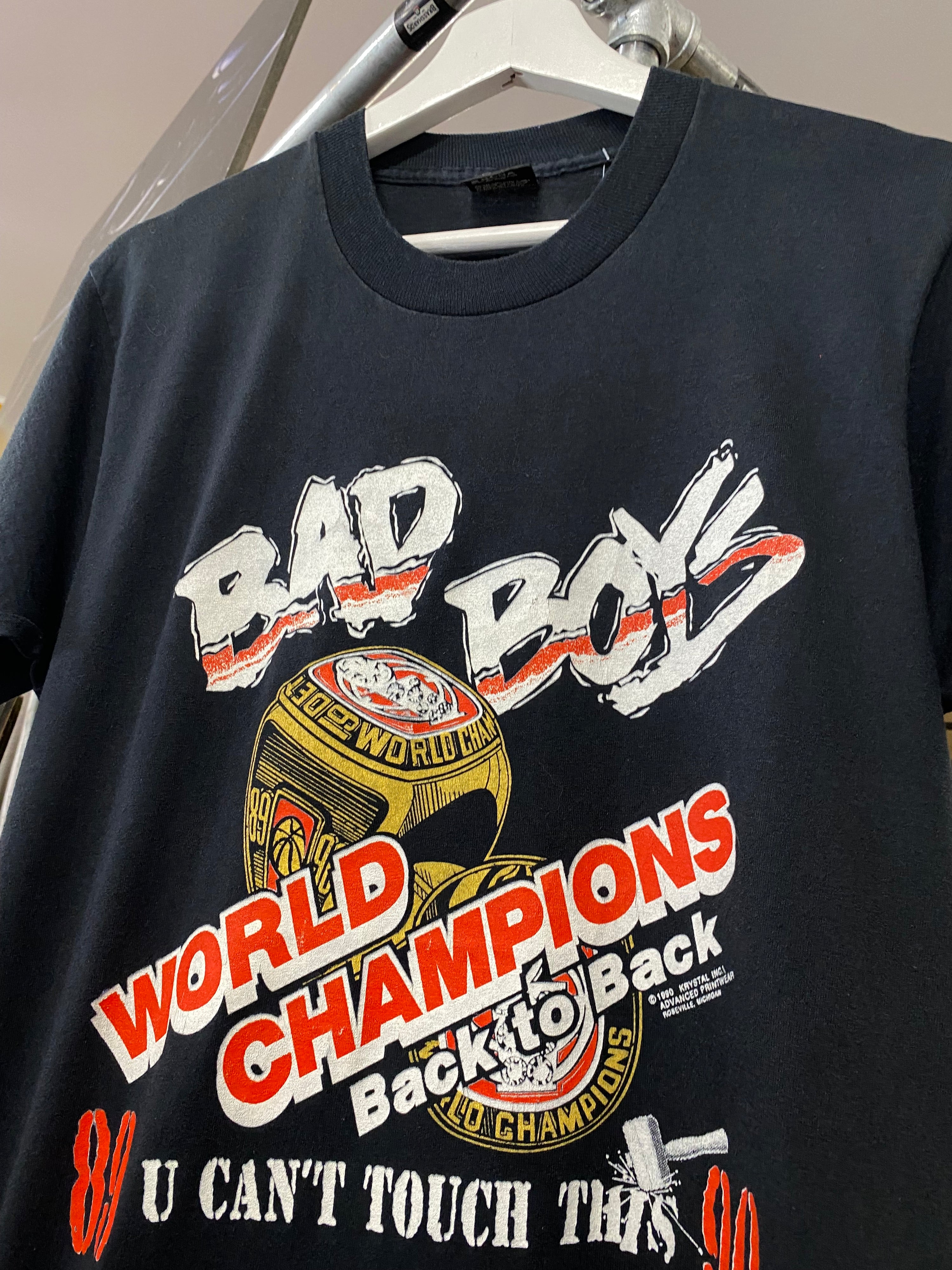 M - 1989/1990 Detroit Pistons Back To Back World Champions DS