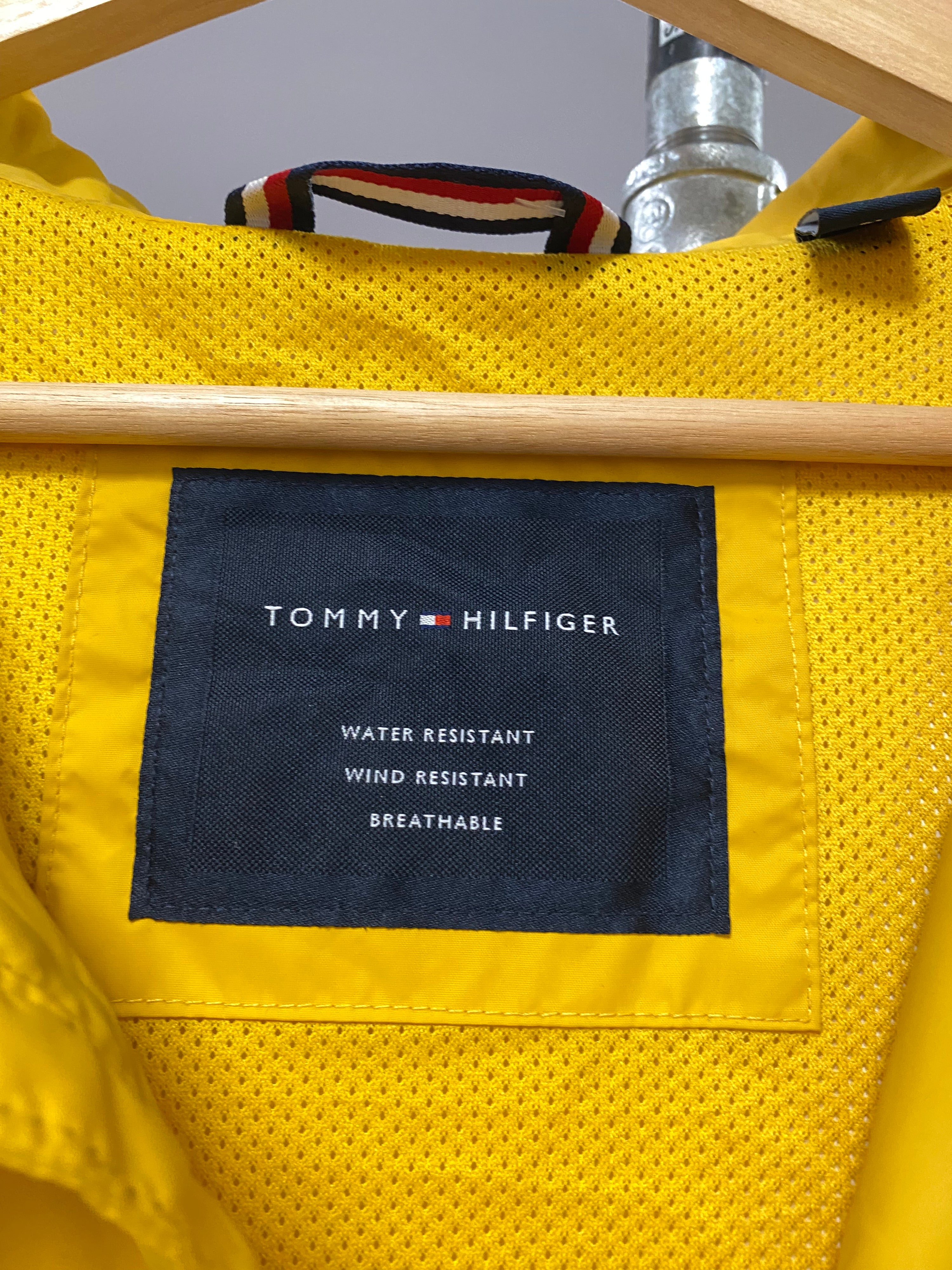 [M] Tommy Hilfiger Yellow/Blue Spray Jacket