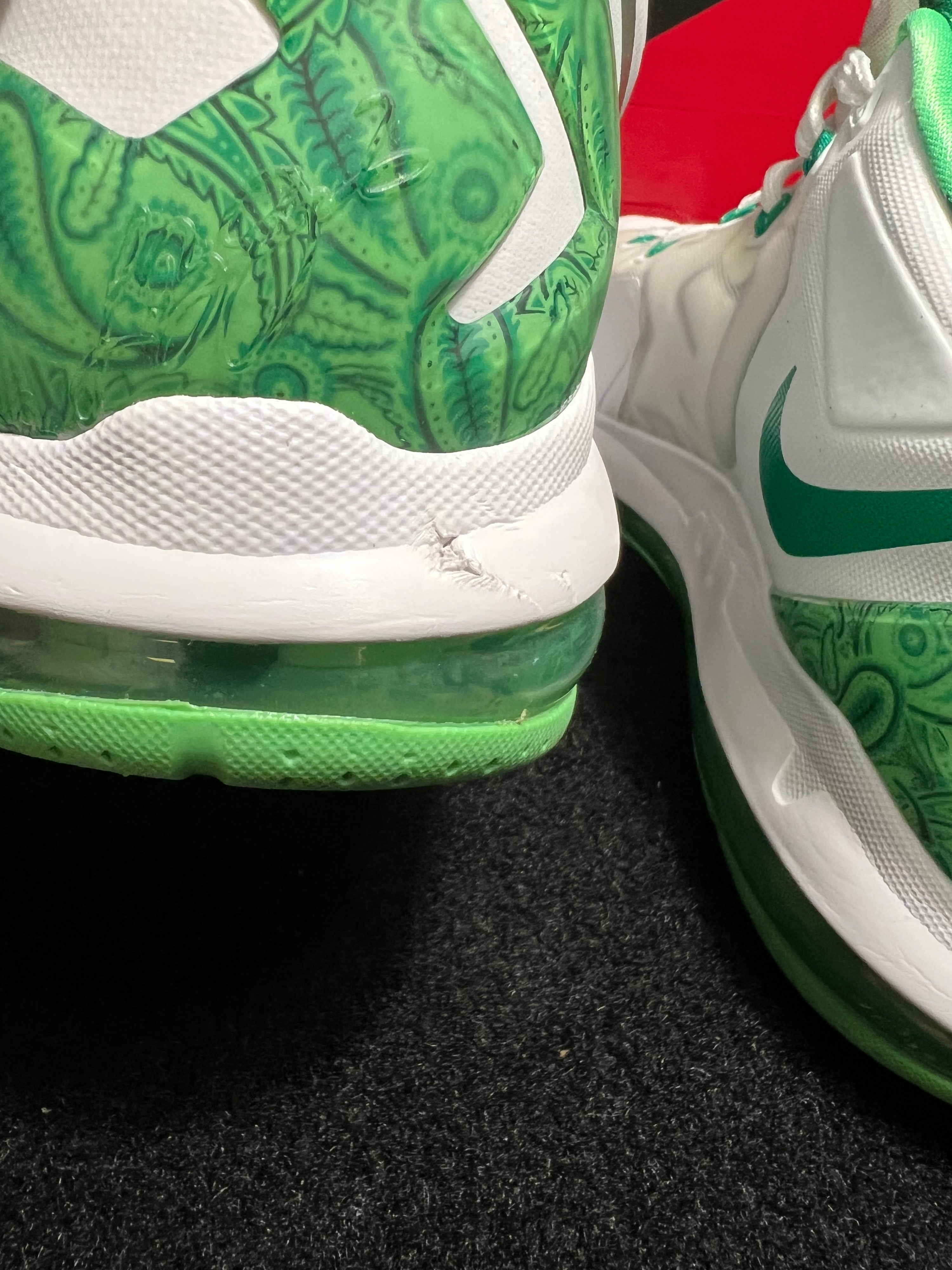 US12 - 2014 Nike Air Max Lebron 11 Low Easter White/Grn USED 642849-100