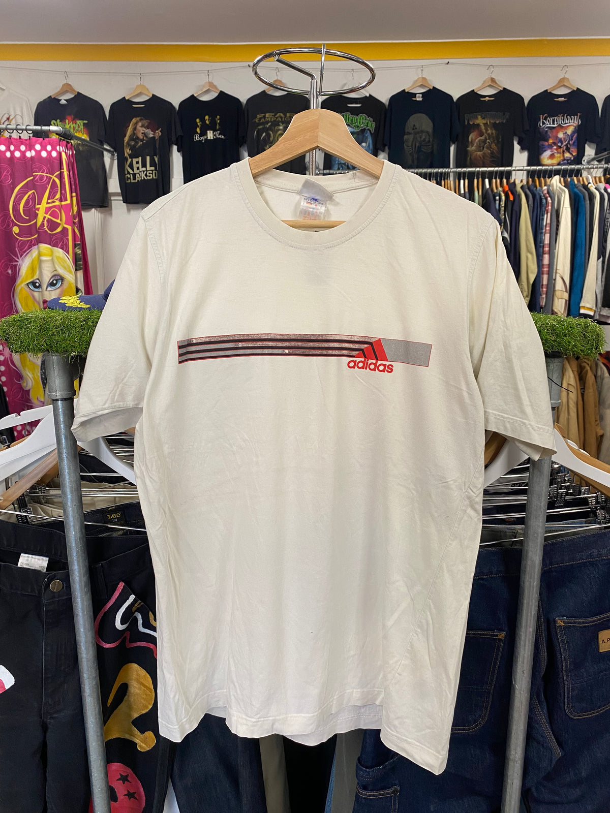 [S] Adidas White Tee Red/Grey Bar Logo