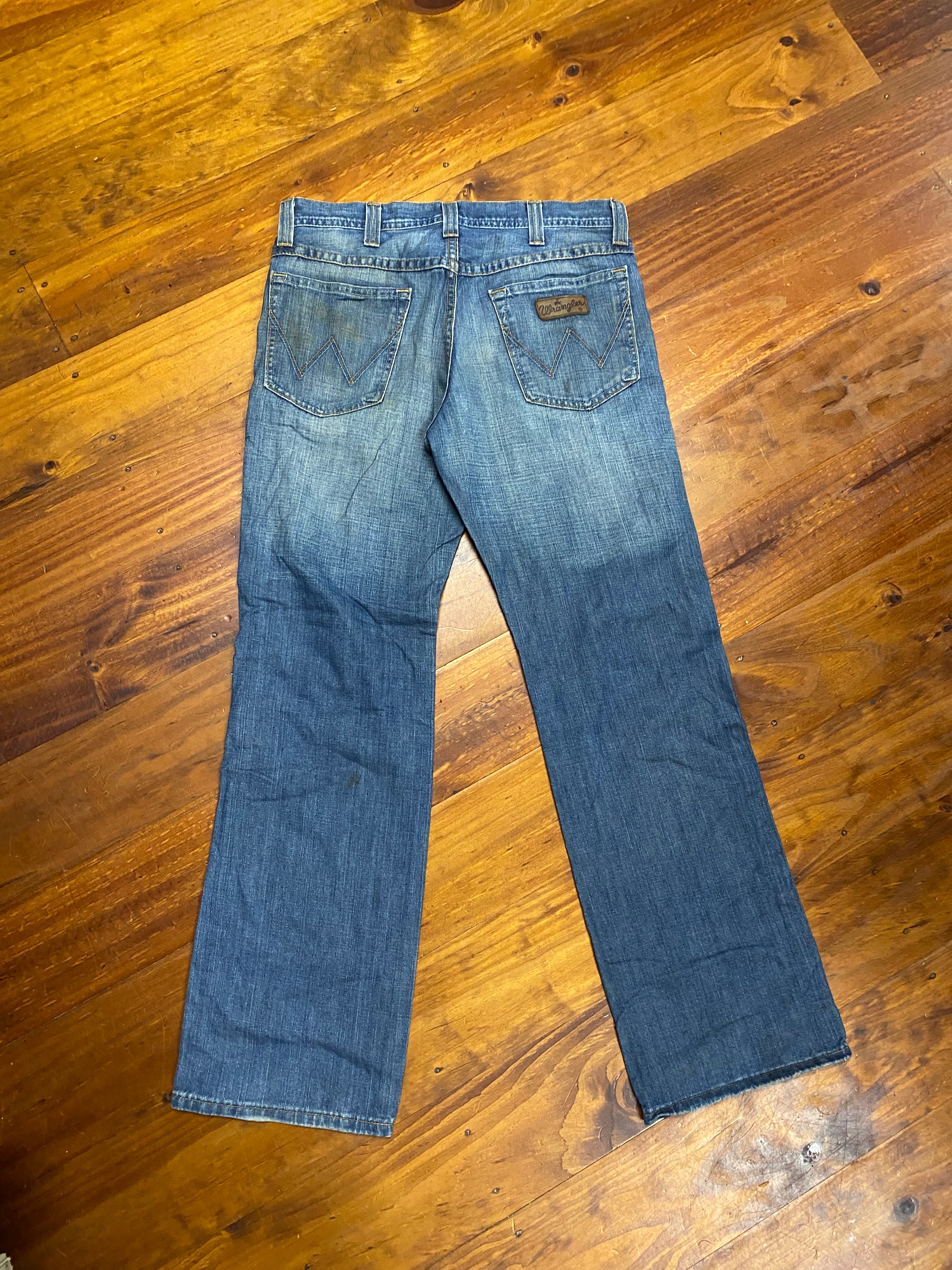 [32] Wrangler Faded Jeans WJ08
