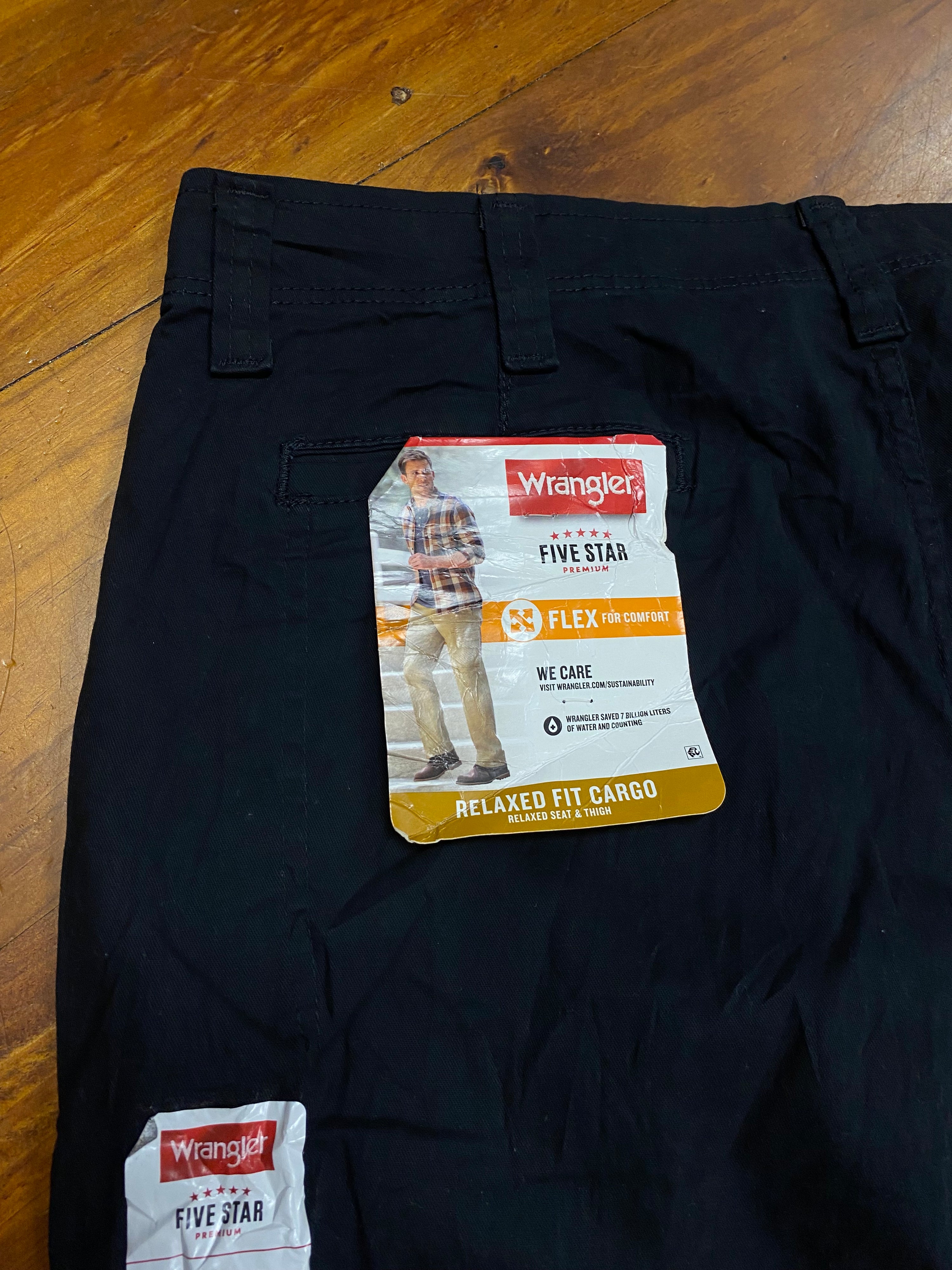 [36] Wrangler Black BNWT Cargo Pants