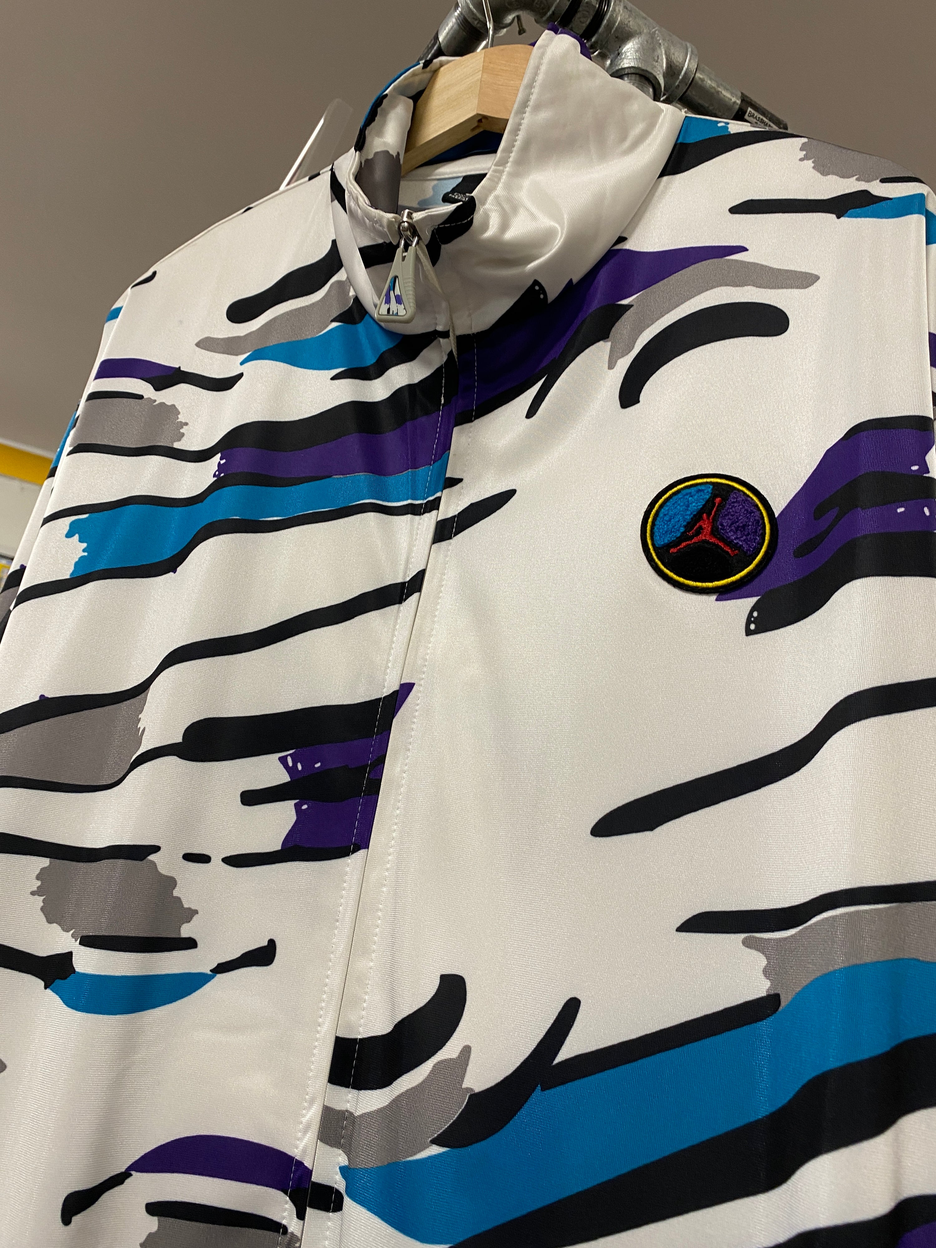 XL - 2005 Air Jordan Colorful Zip Up