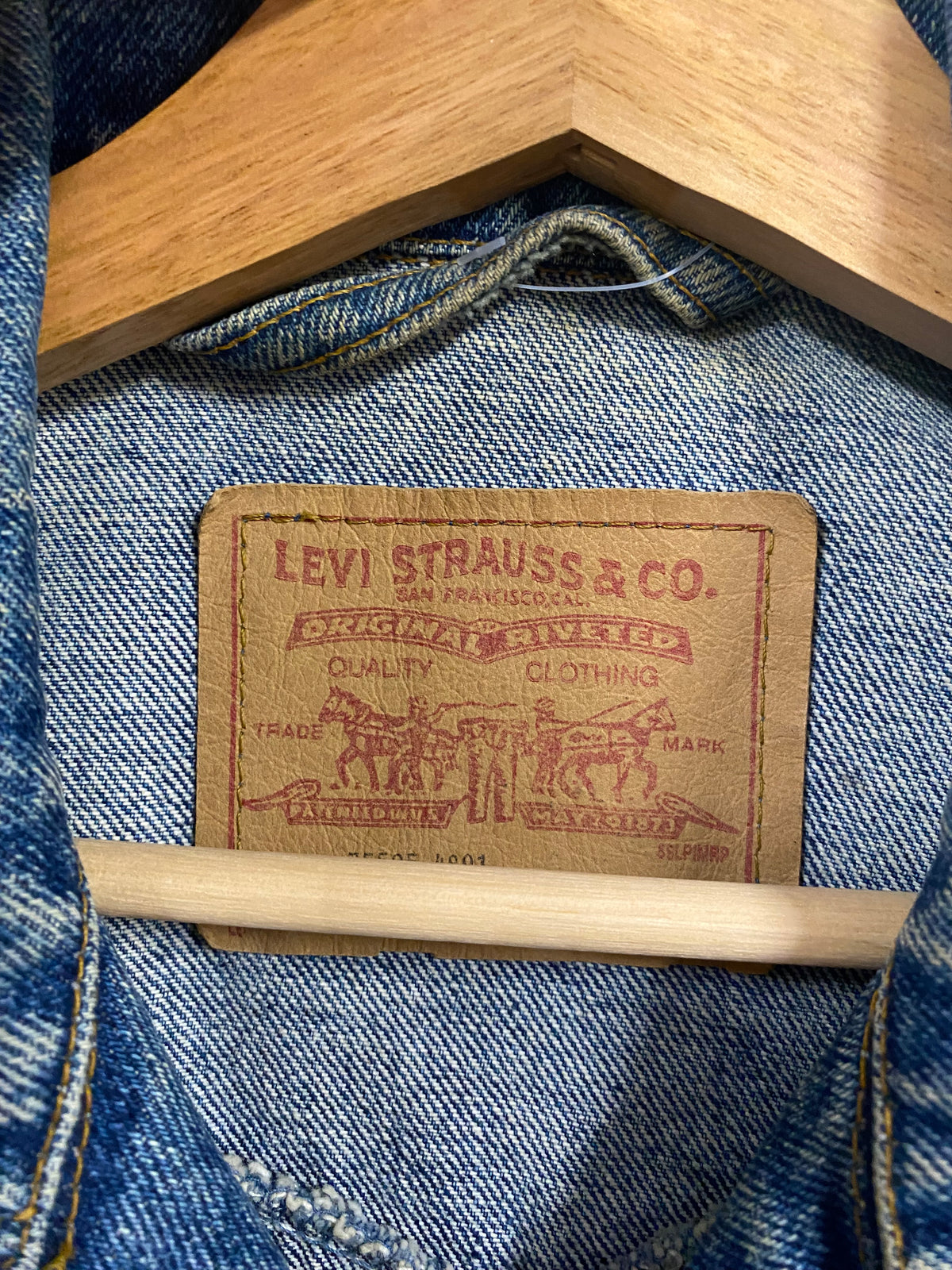 [S] Levi's Blue Denim Trucker Jacket Regular