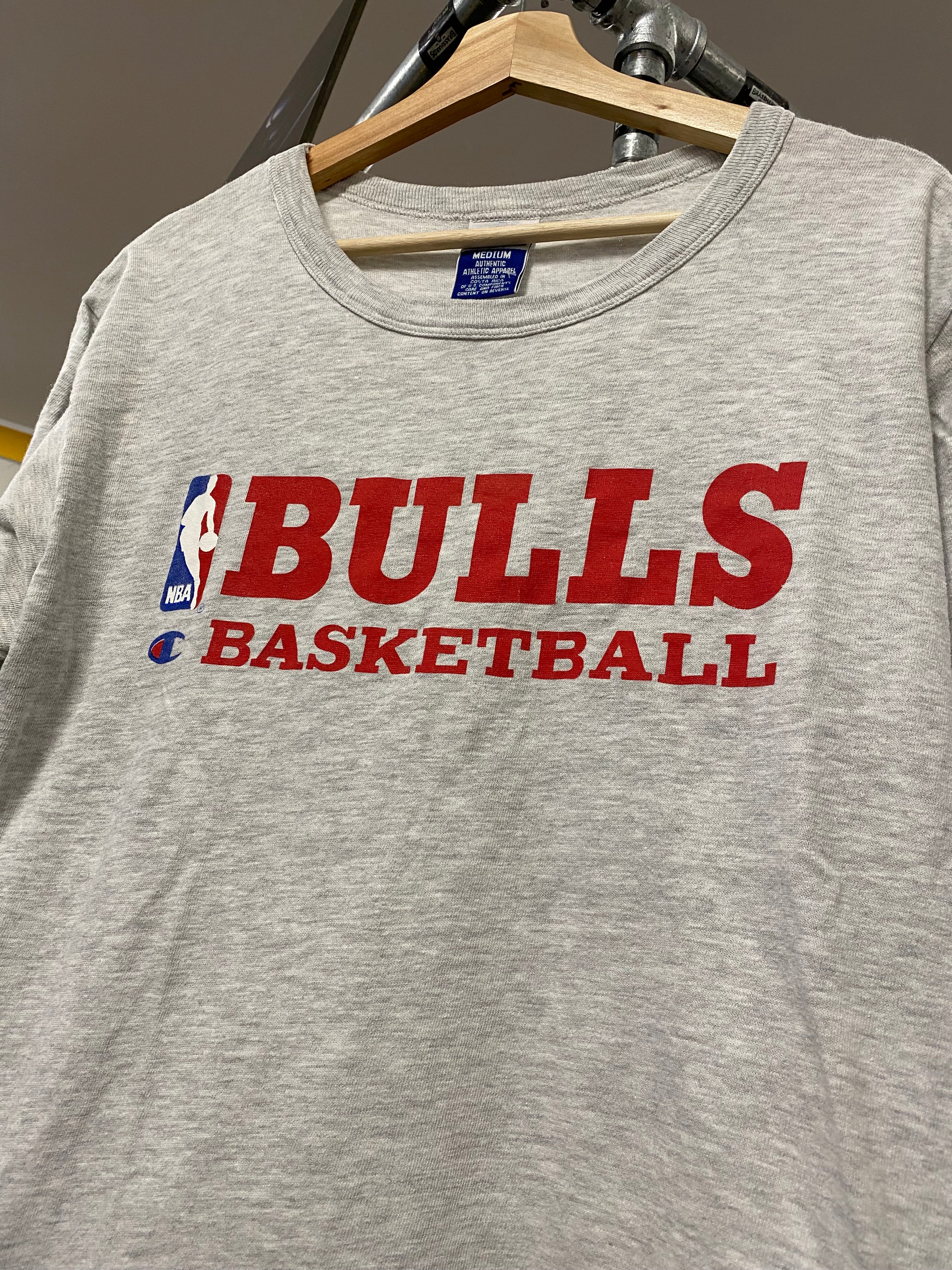 M - Vintage Champion Bulls Basketball Grey Tee