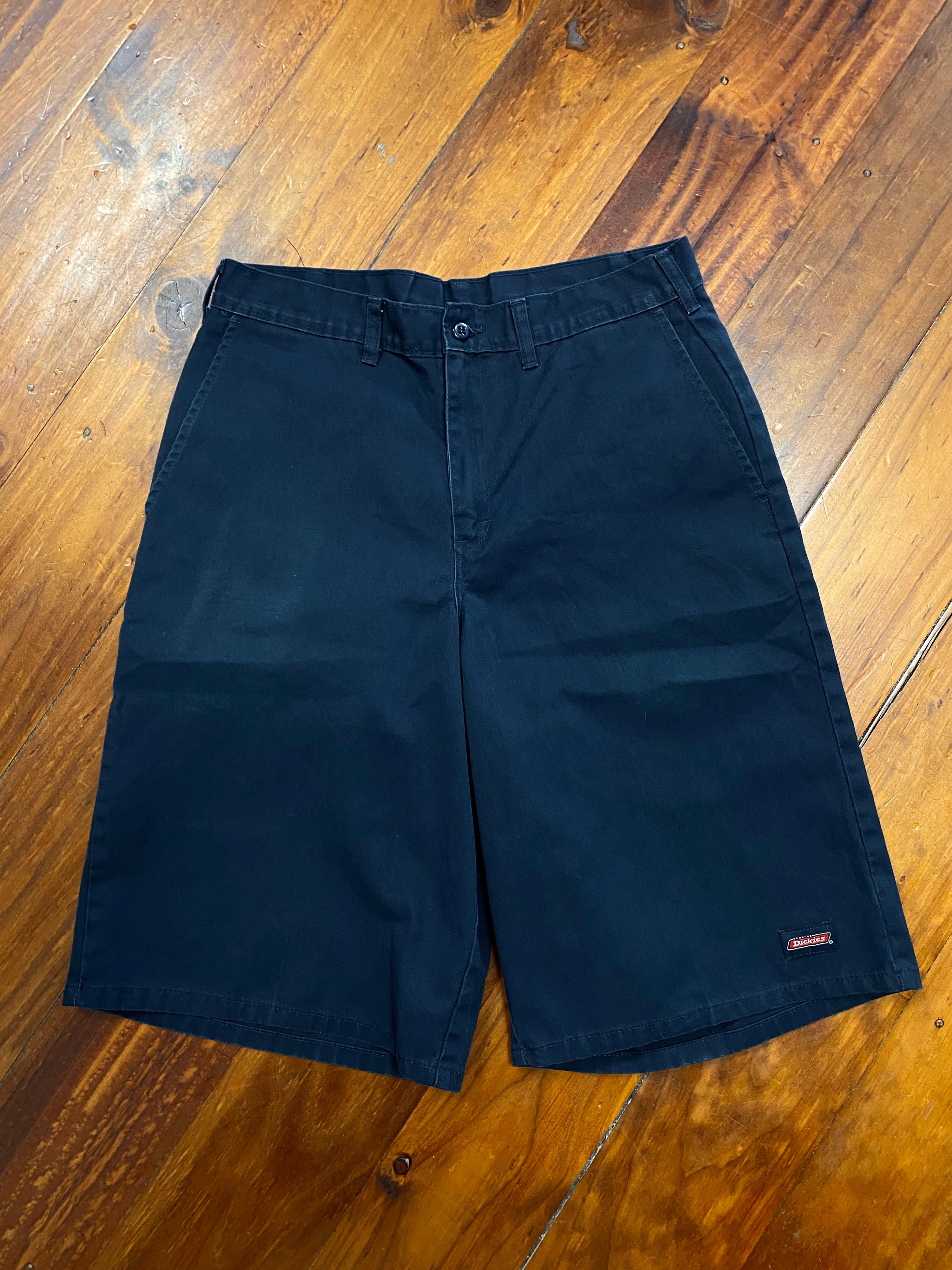 32 - Dickies Navy Smart Shorts S317