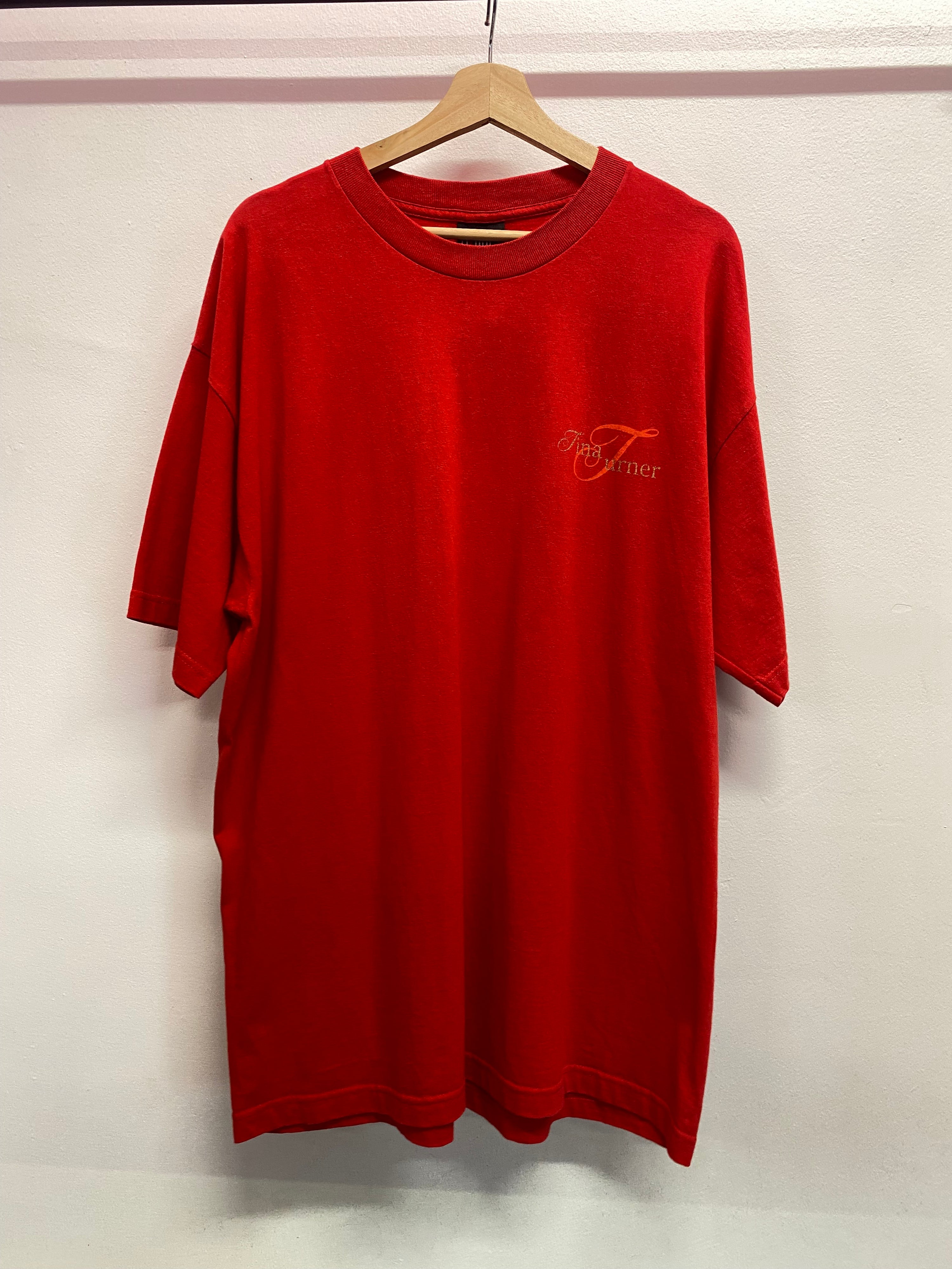 [XL] 2000 Tina Turner Singing Red Tee