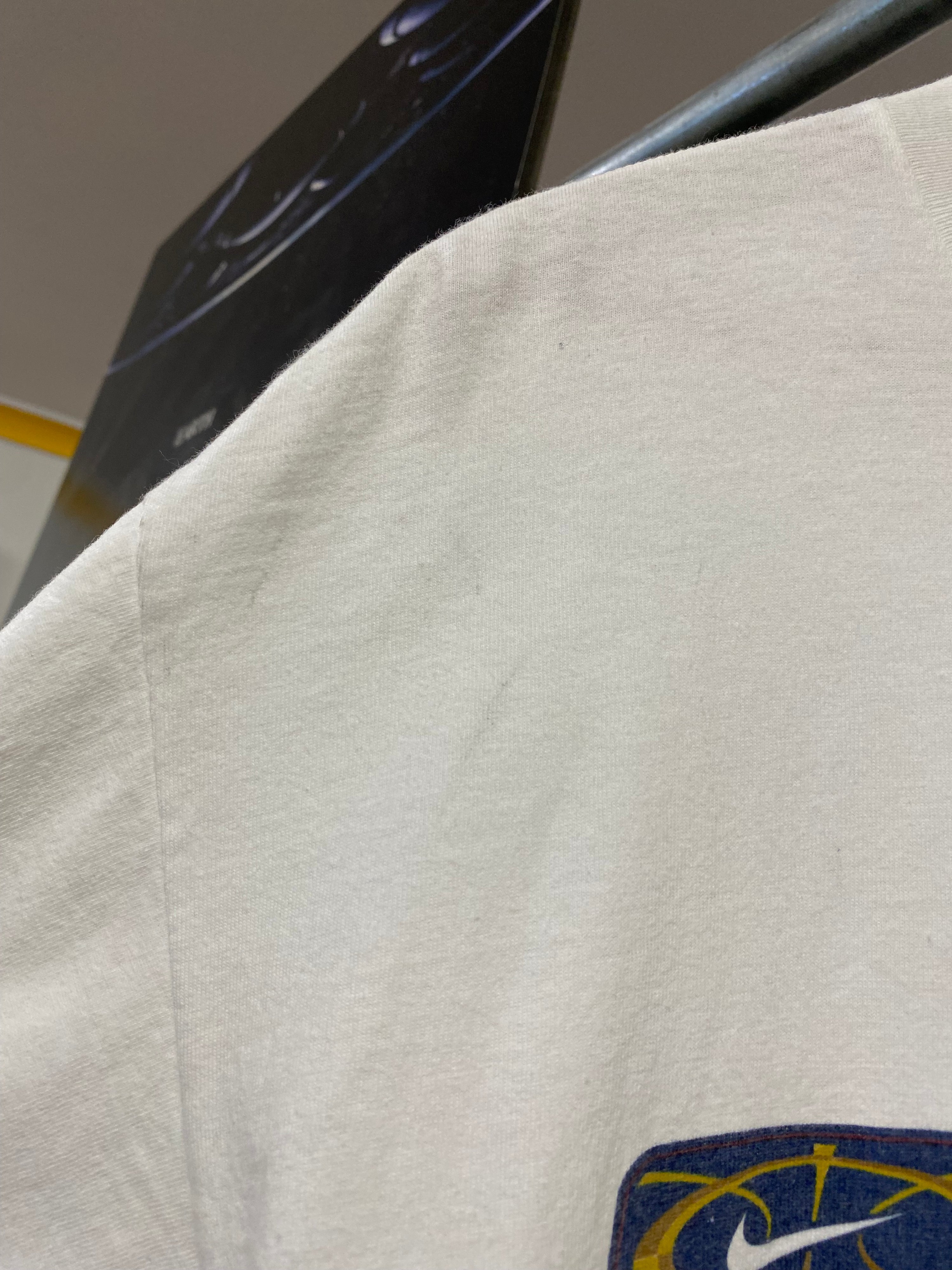 M - Vintage Nike Basketball Blue/Gold Spellout White Tee