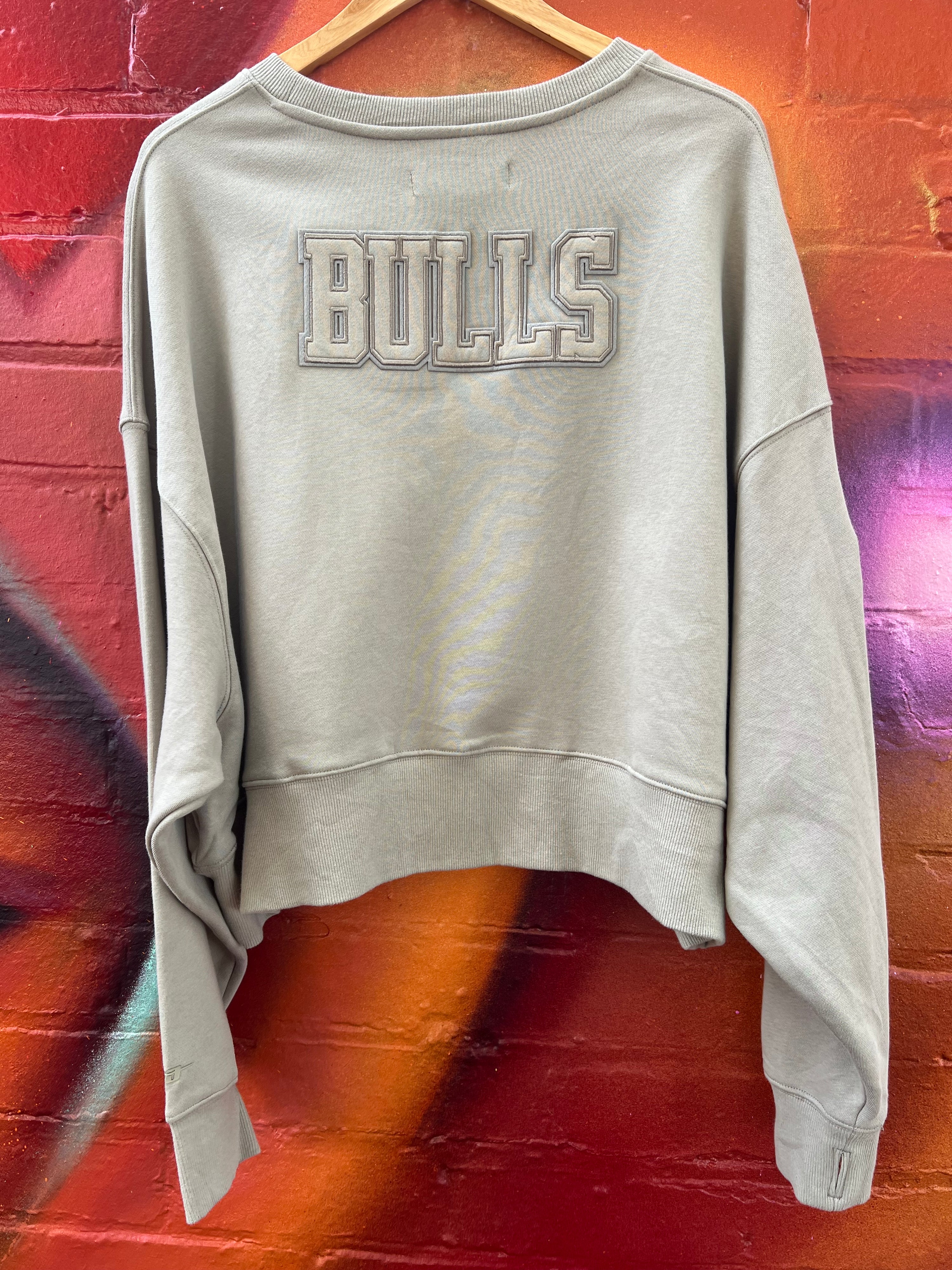 L - Chicago Bulls Olive Green Cropped Jumper