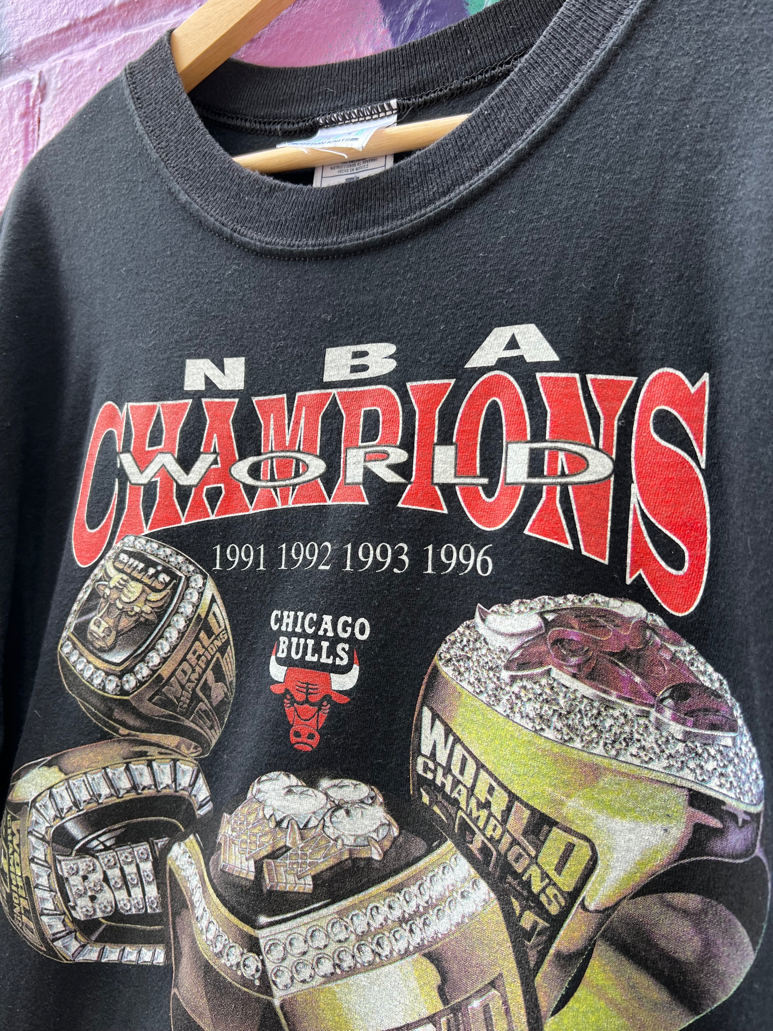 L - 1996 Chicago Bulls Champions 'Champions Choose Jostens'