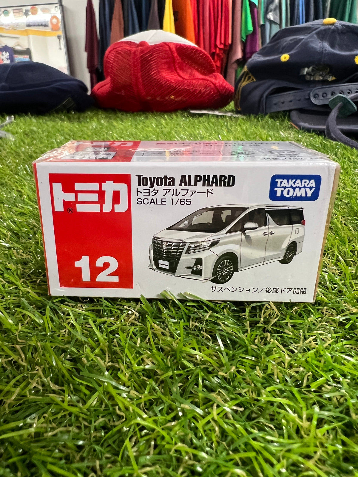 Takara Tomy 12 Toyota Alphard