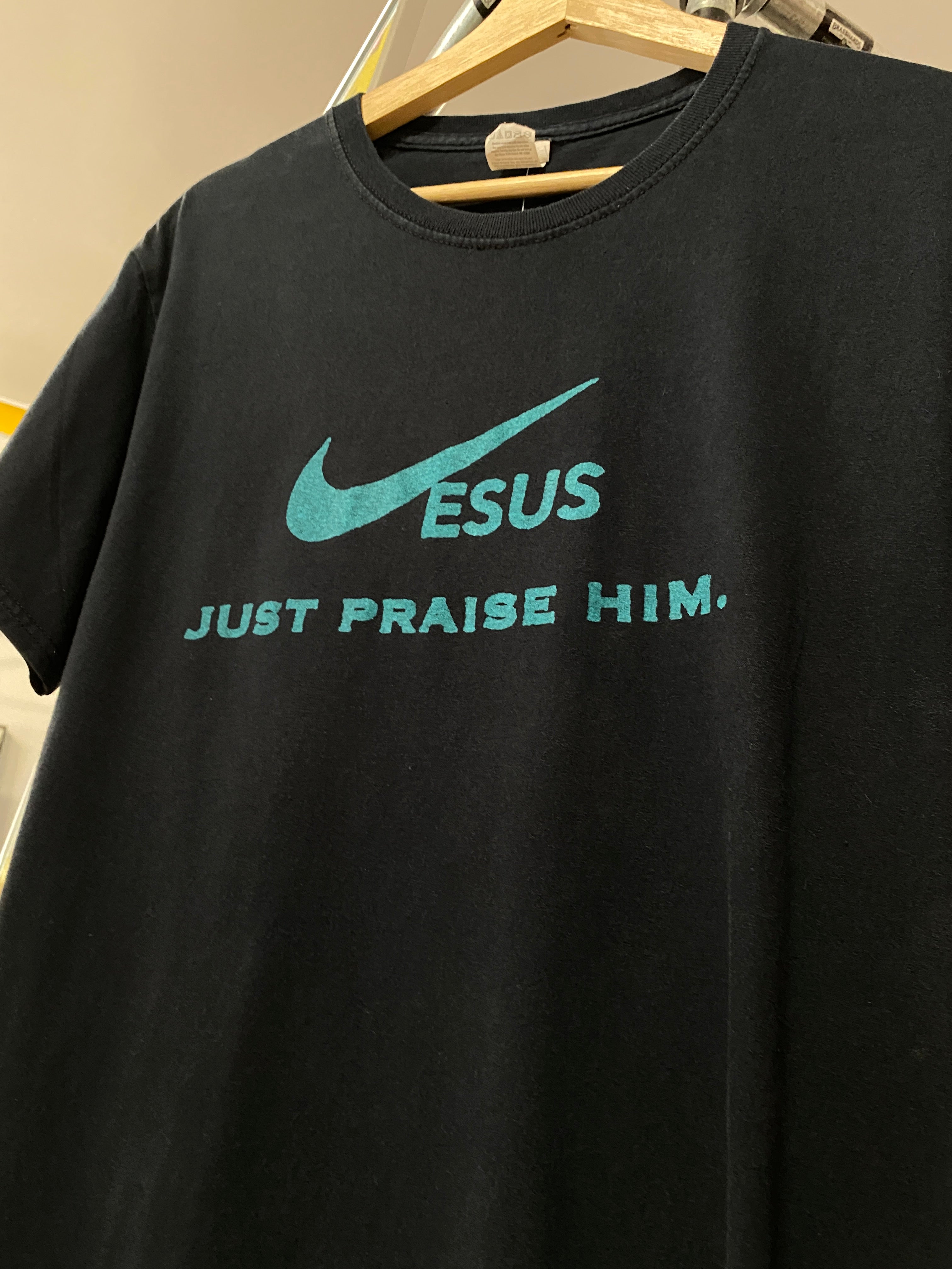 Nike jesus just praise him shirt hotsell