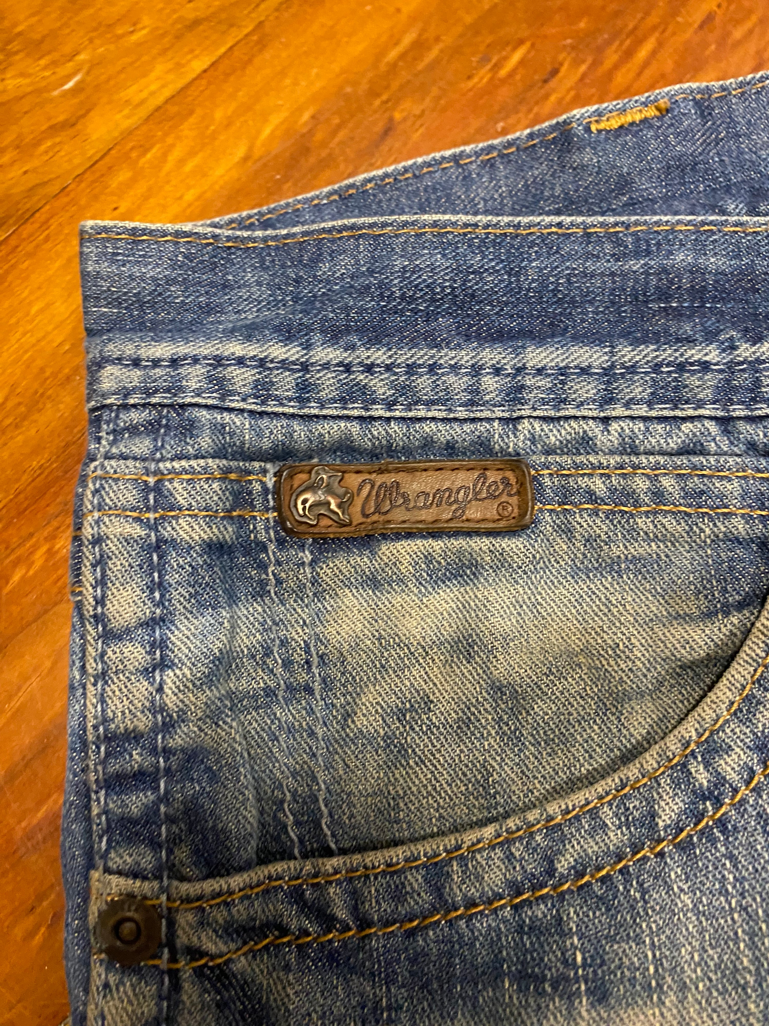 [32] Wrangler Faded Jeans WJ08