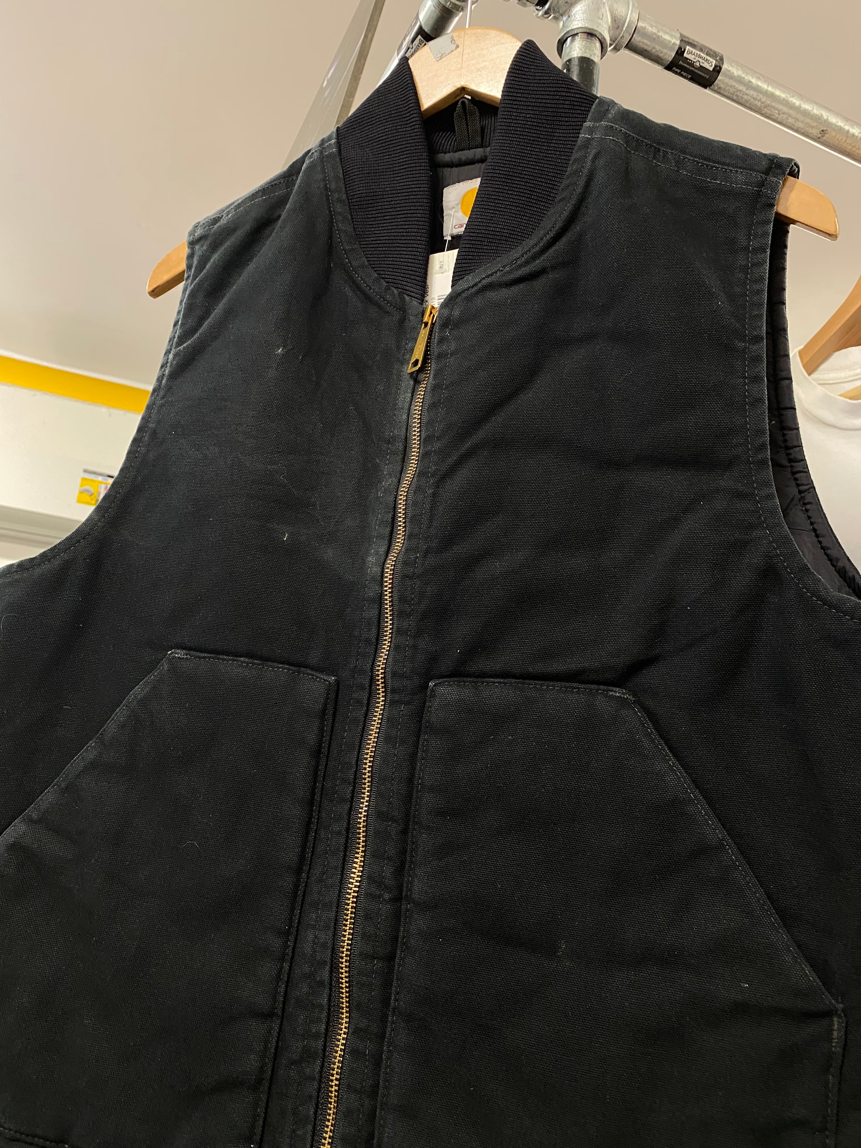 [M] Carhartt Black Vest