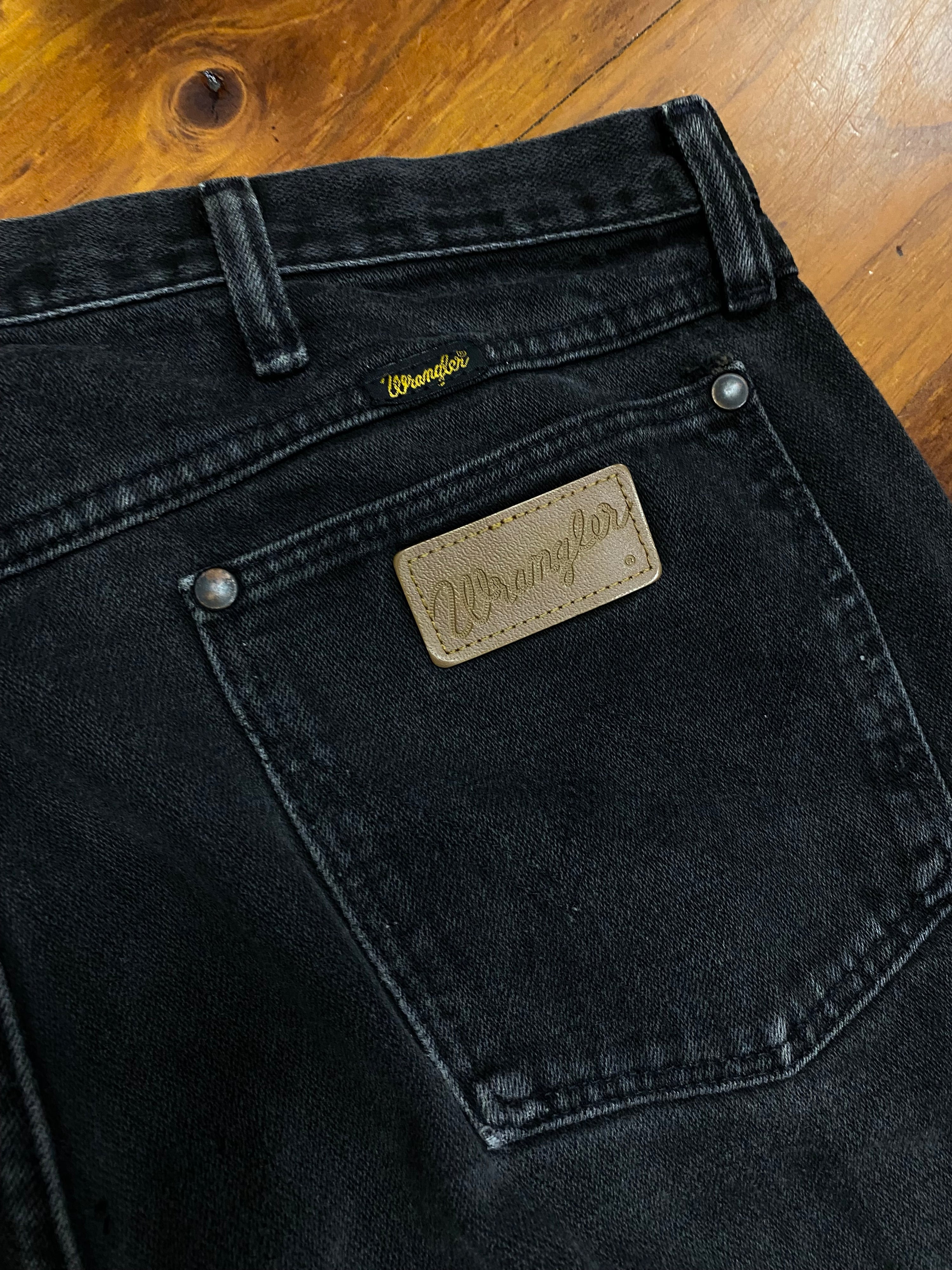[40] Wrangler Black Jeans WJ06