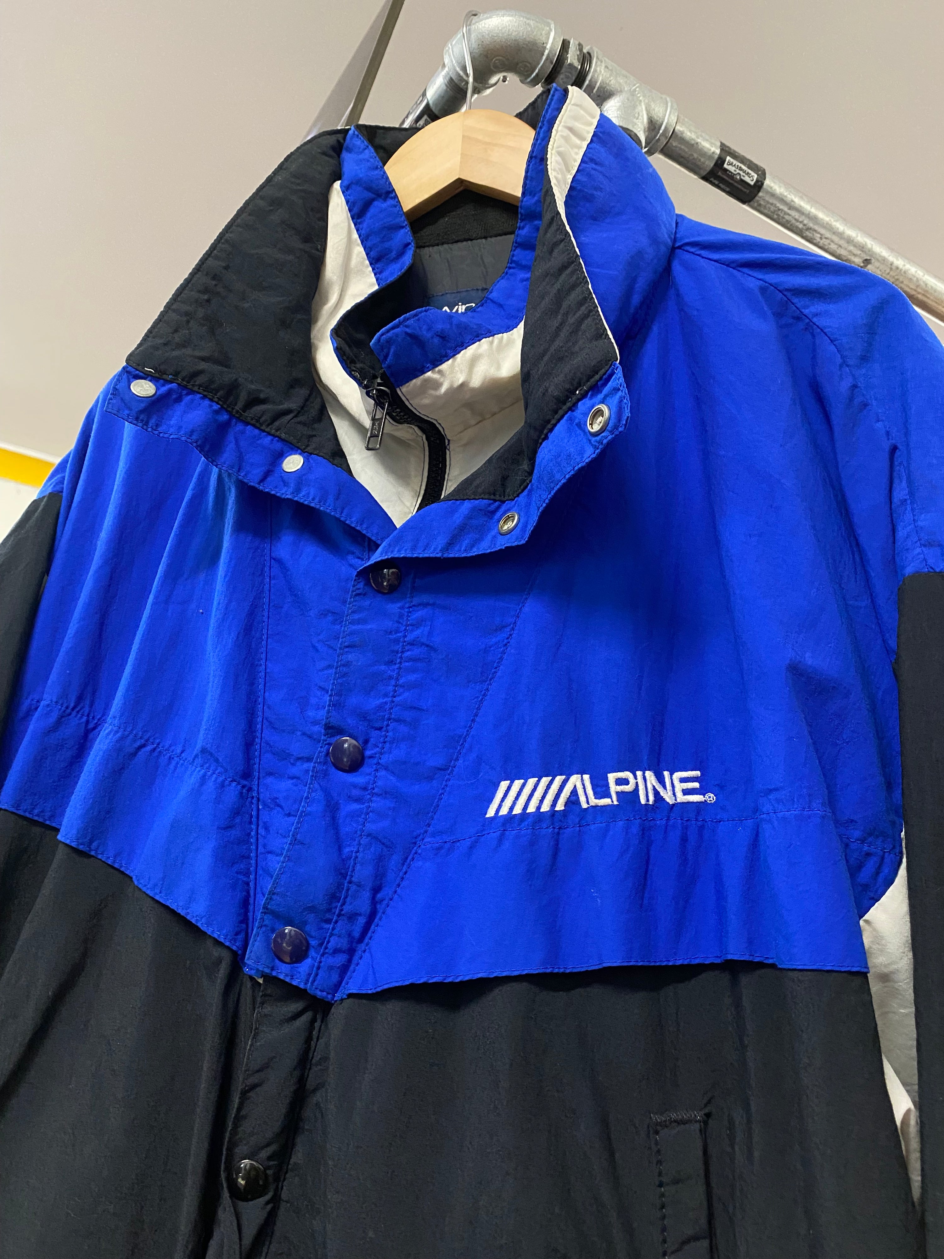 [L] Vintage Alpine Car Stereo Windbreaker