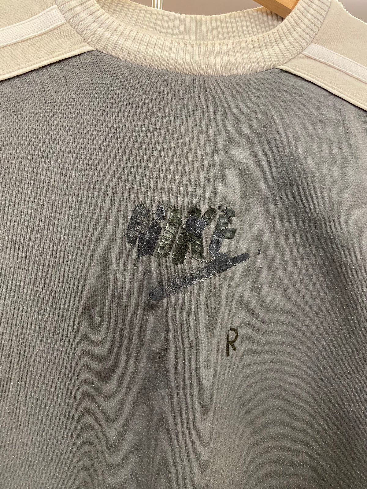 [L] Nike Grey/Cream Accents Faded Logo Jumper