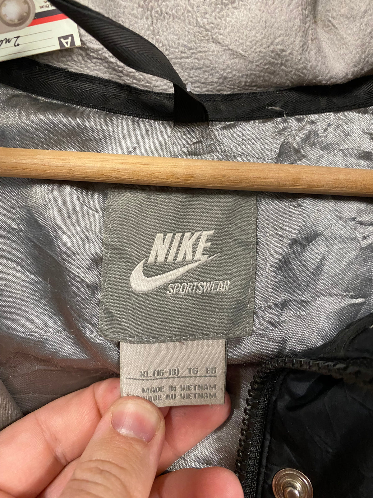 [XL] Nike Black Hooded Puffer Jacket