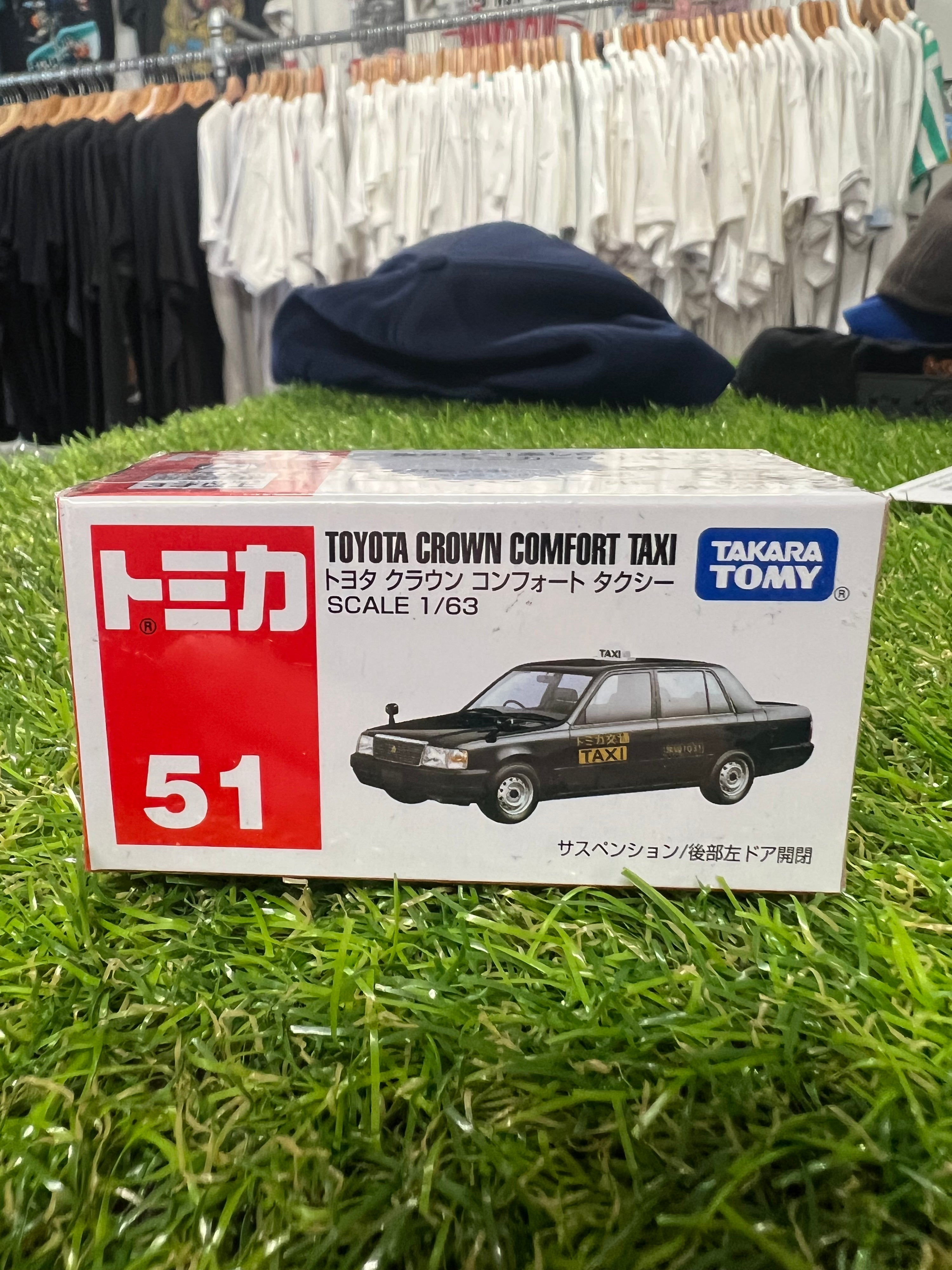 Takara Tomy #51 Toyota Crown Comfort Taxi
