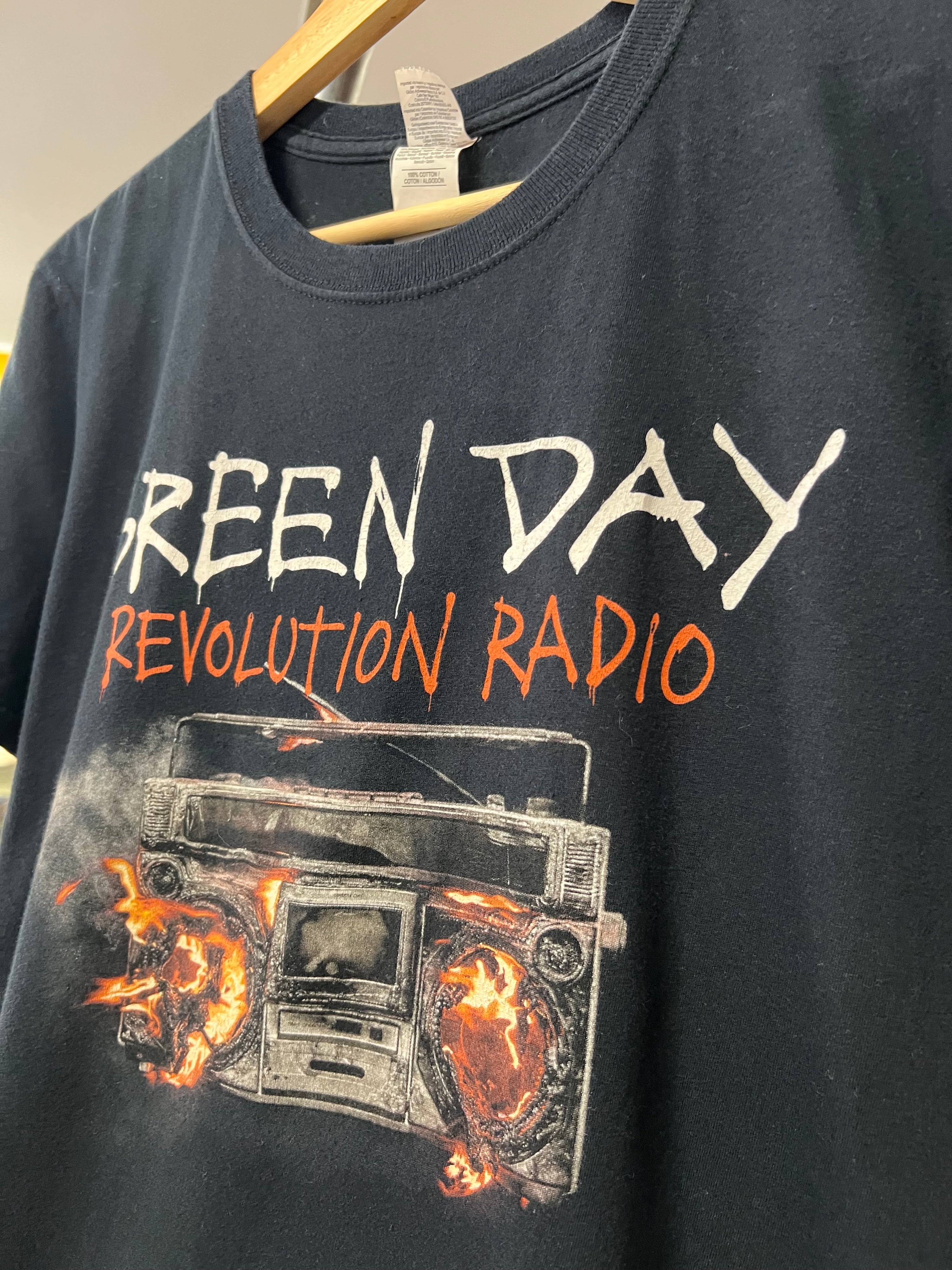 M - 2017 Green Day Revolution Radio DS Tour