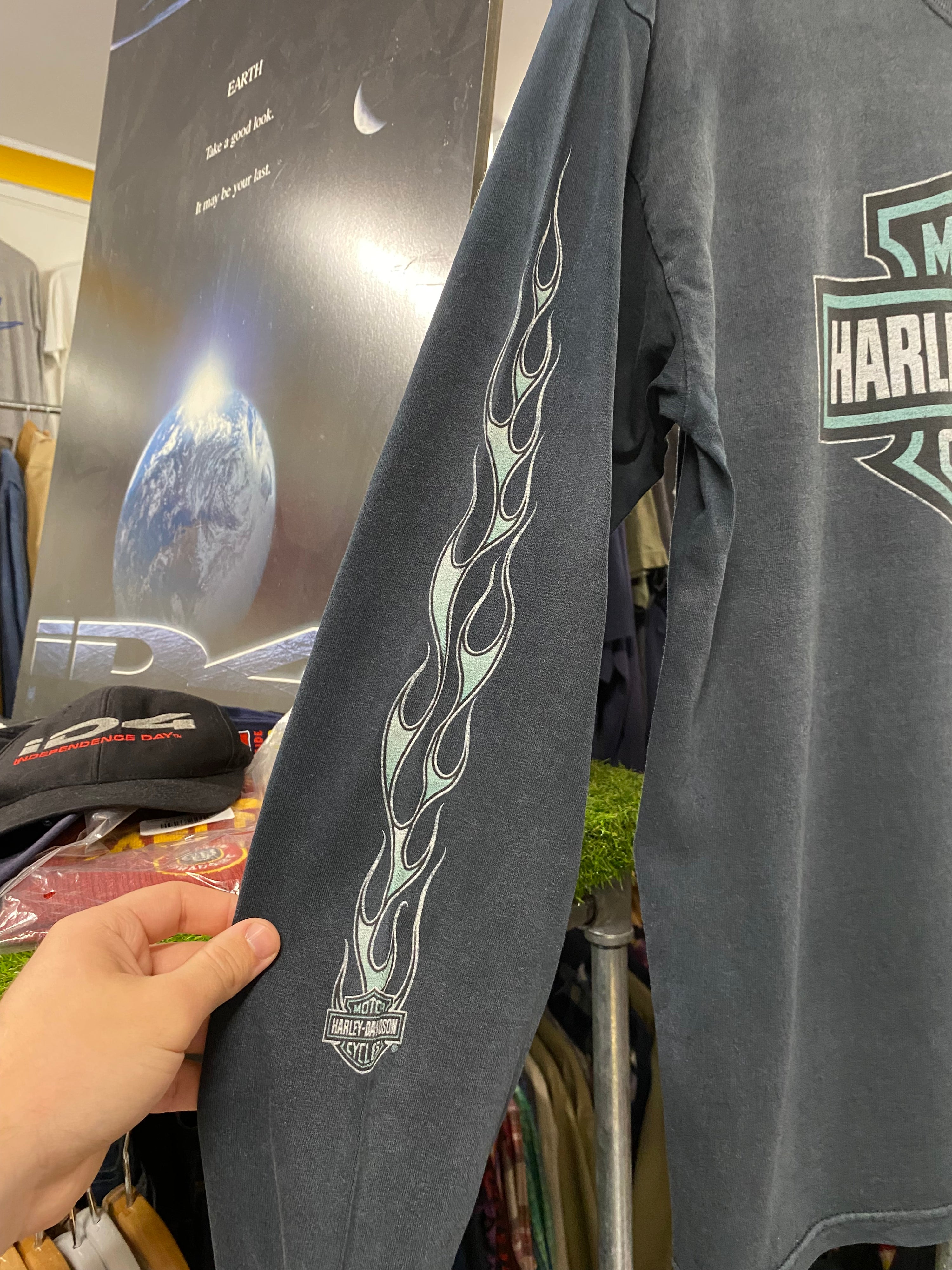 [L] 2007 Harley Davidson Flame Sleeves LS