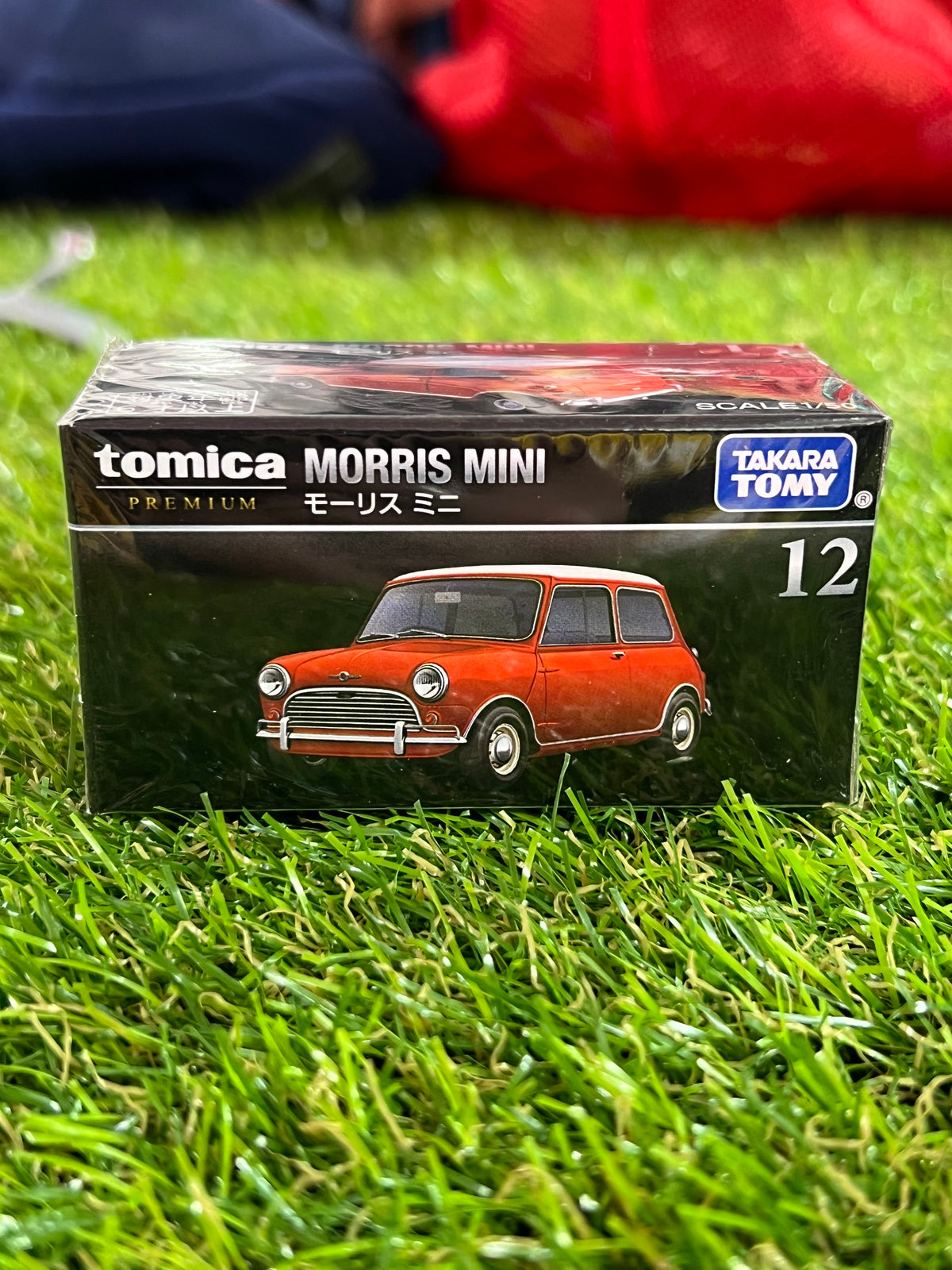 Tomy Premium 12 Morris Mini