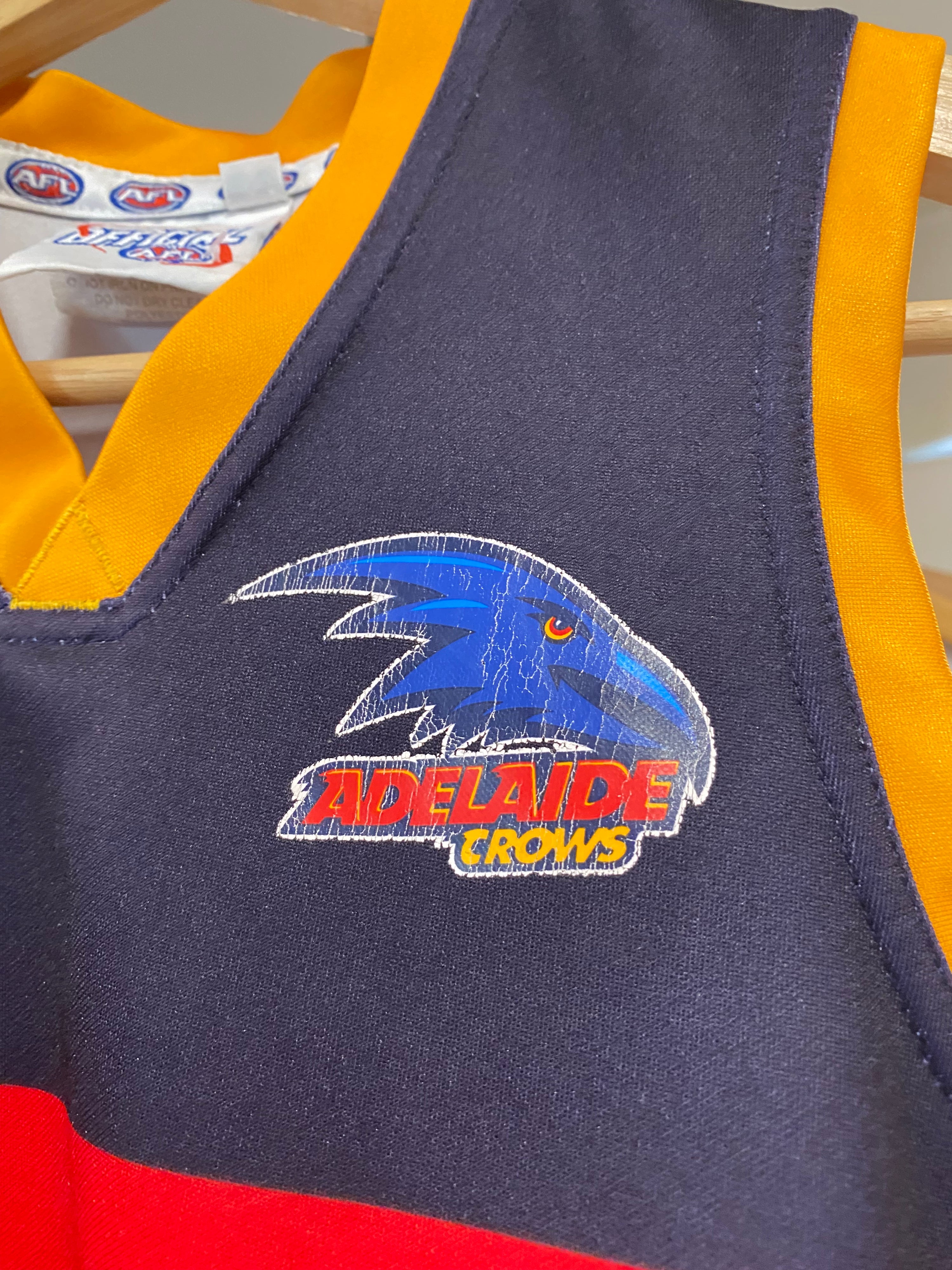 [6] Tiny Adelaide Crows Jersey