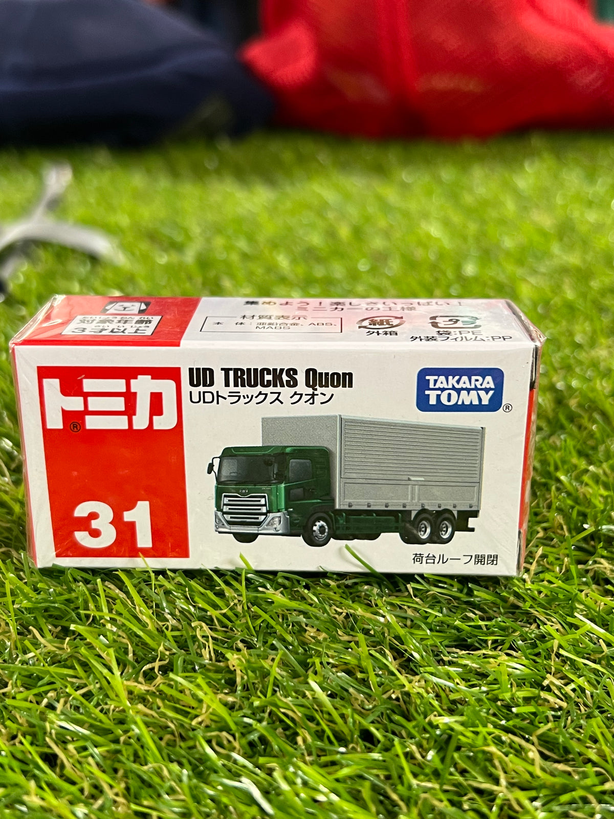 Takara Tomy 31 UD Trucks Quon