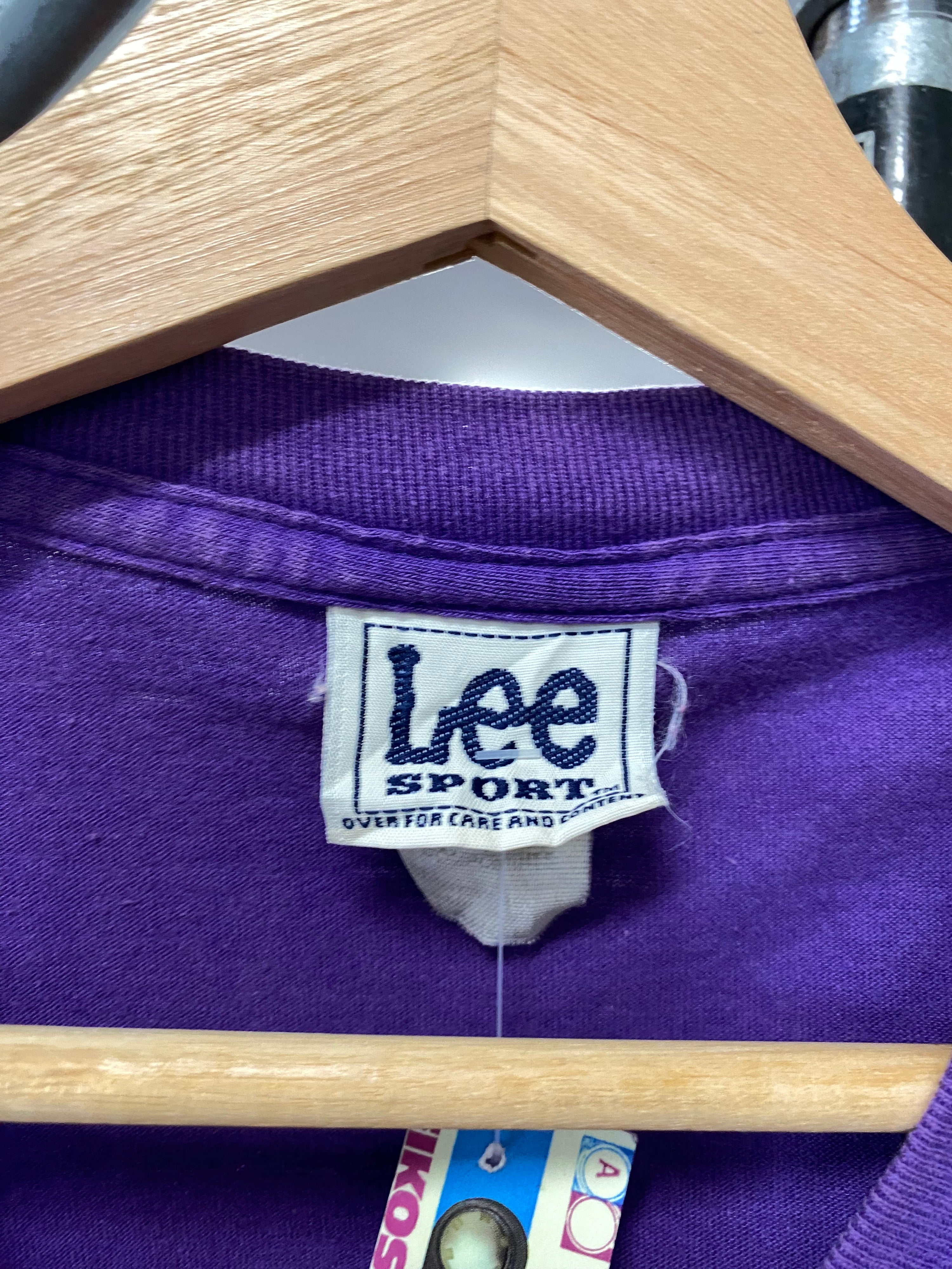 L - Vintage Sacramento Kings Embroidered Purple Tee