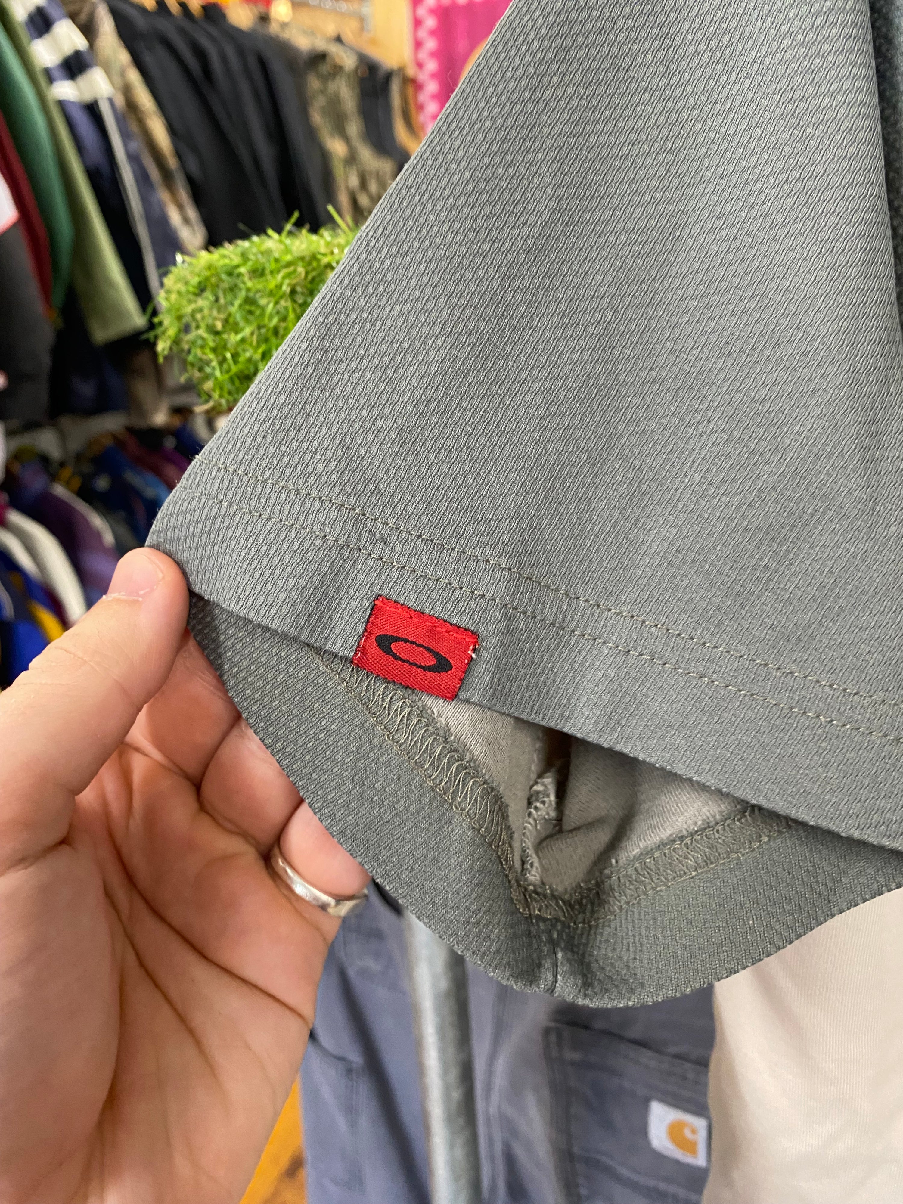 [L] Oakley Distressed Green/Cream Tee