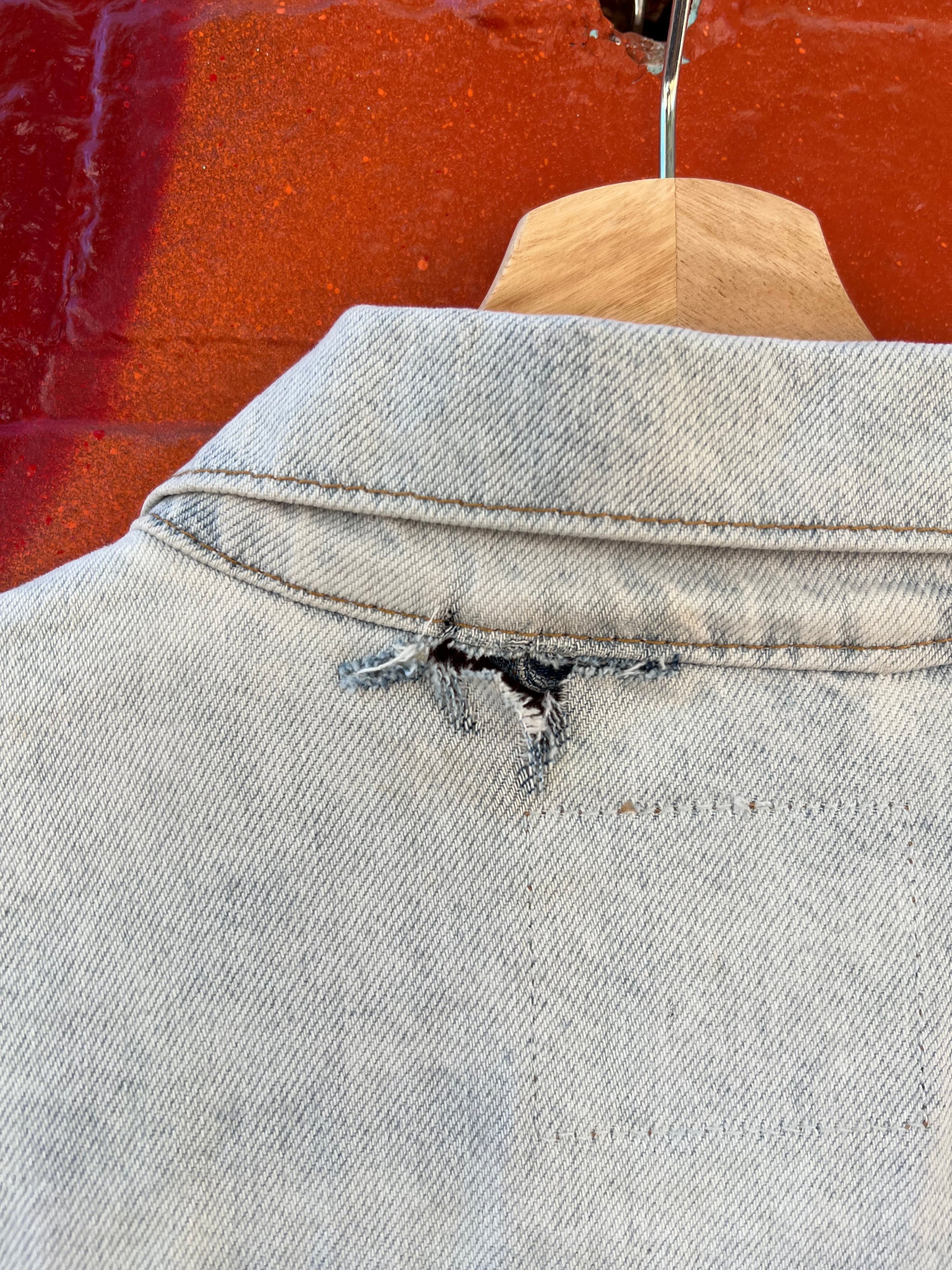 [M] Levi's Light Blue Denim Jacket