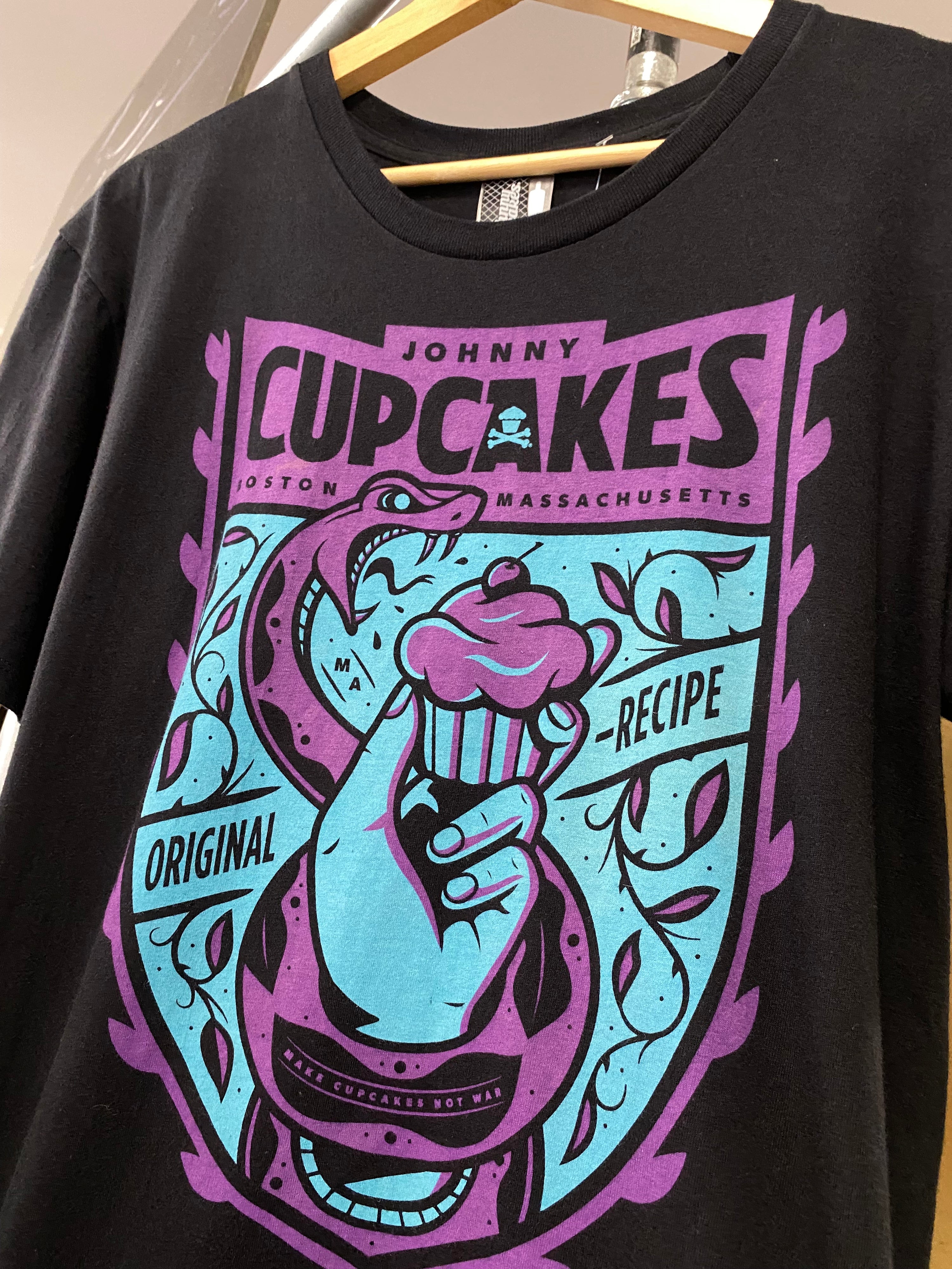 [L] Johnny Cupcakes Original Recipe Snake Tee