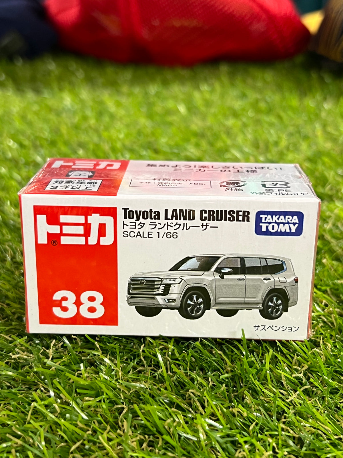 Takara Tomy 38 Toyota Land Cruiser