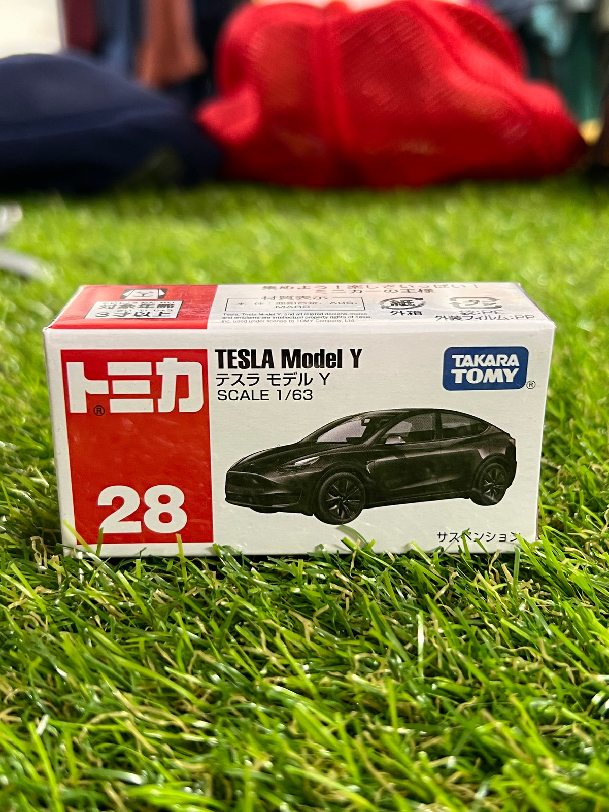 Takara Tomy 28 Tesla Model Y