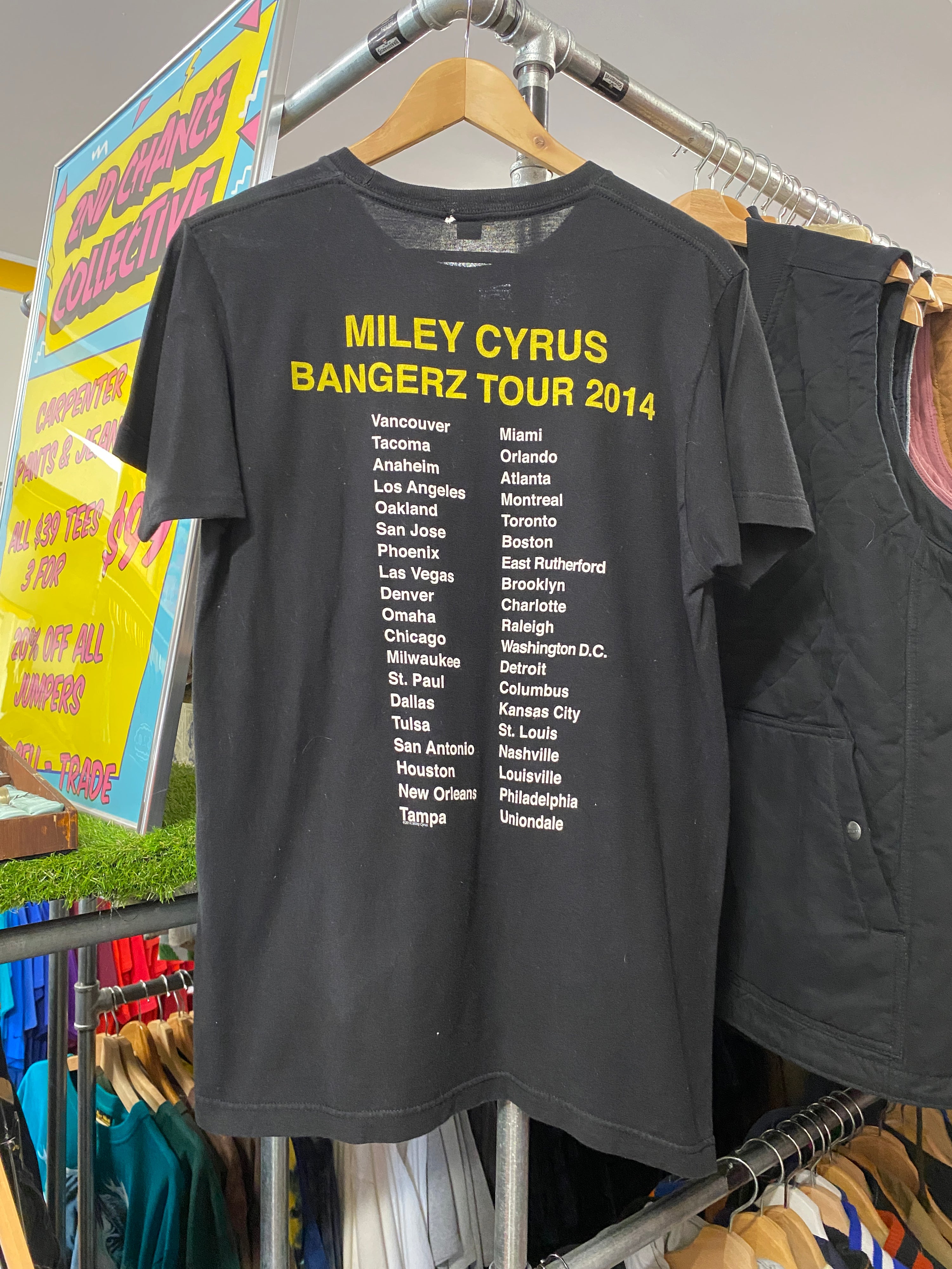 M - 2014 Miley Cyrus Bangerz Tour DS