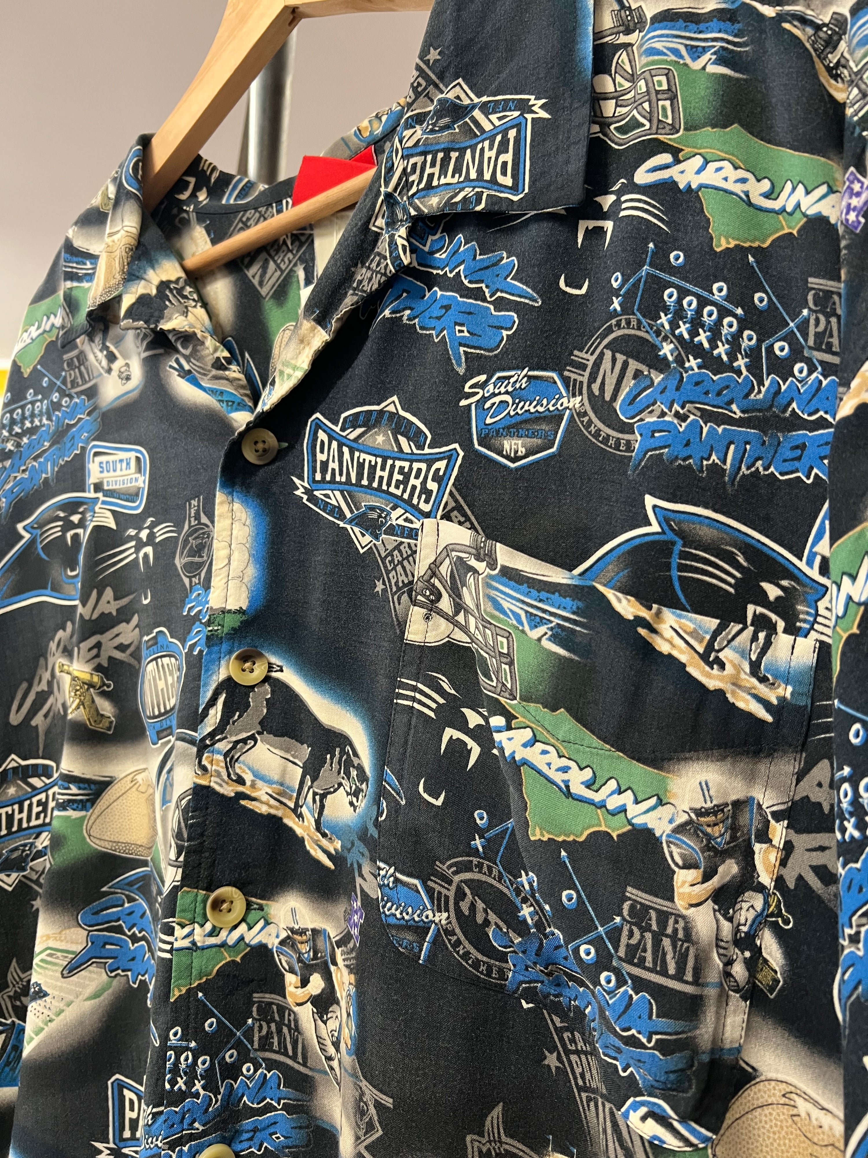 [M/L] Carolina Panthers All Over Print SS Button Up