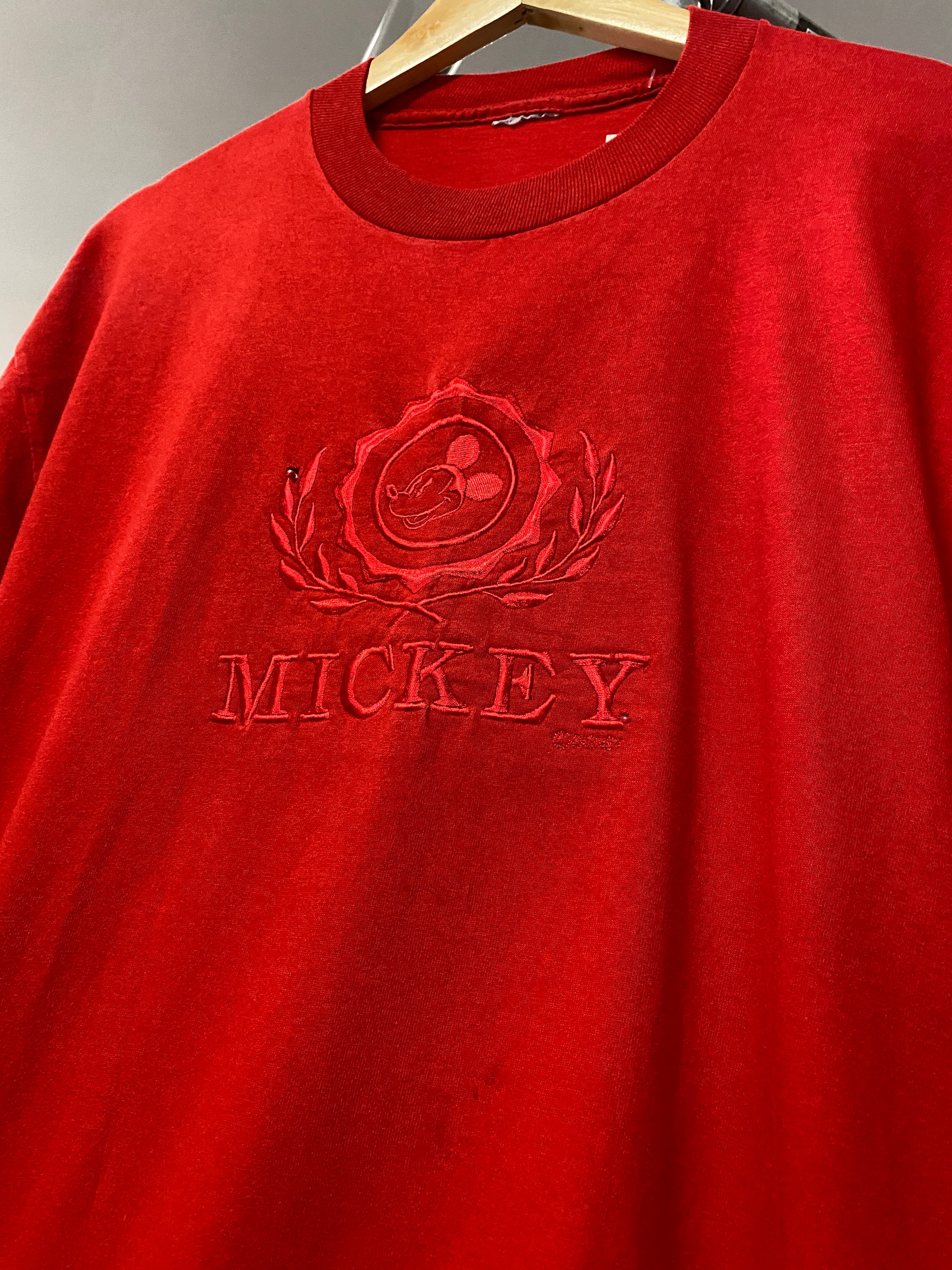 XL - Vintage Red Mickey Embroidered Wreath