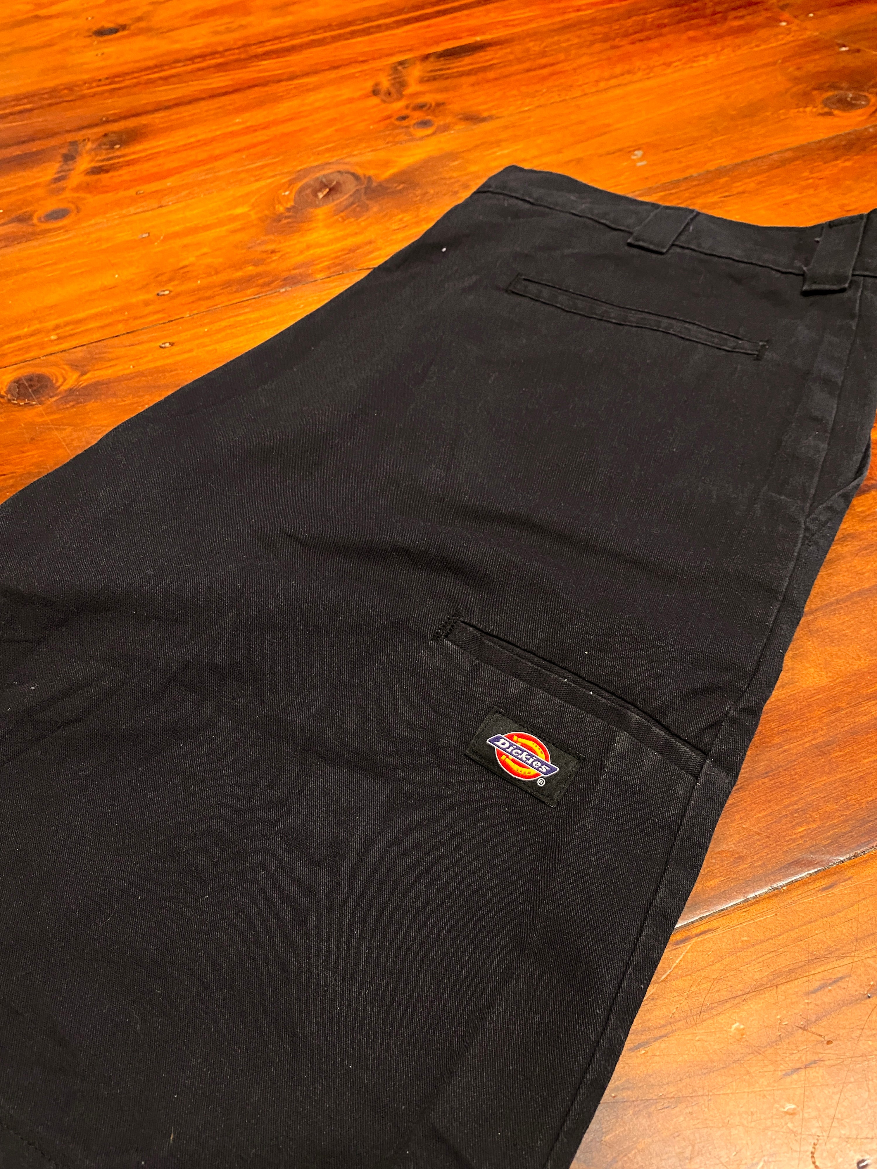 38 - Dickies Black Smart Shorts DS113