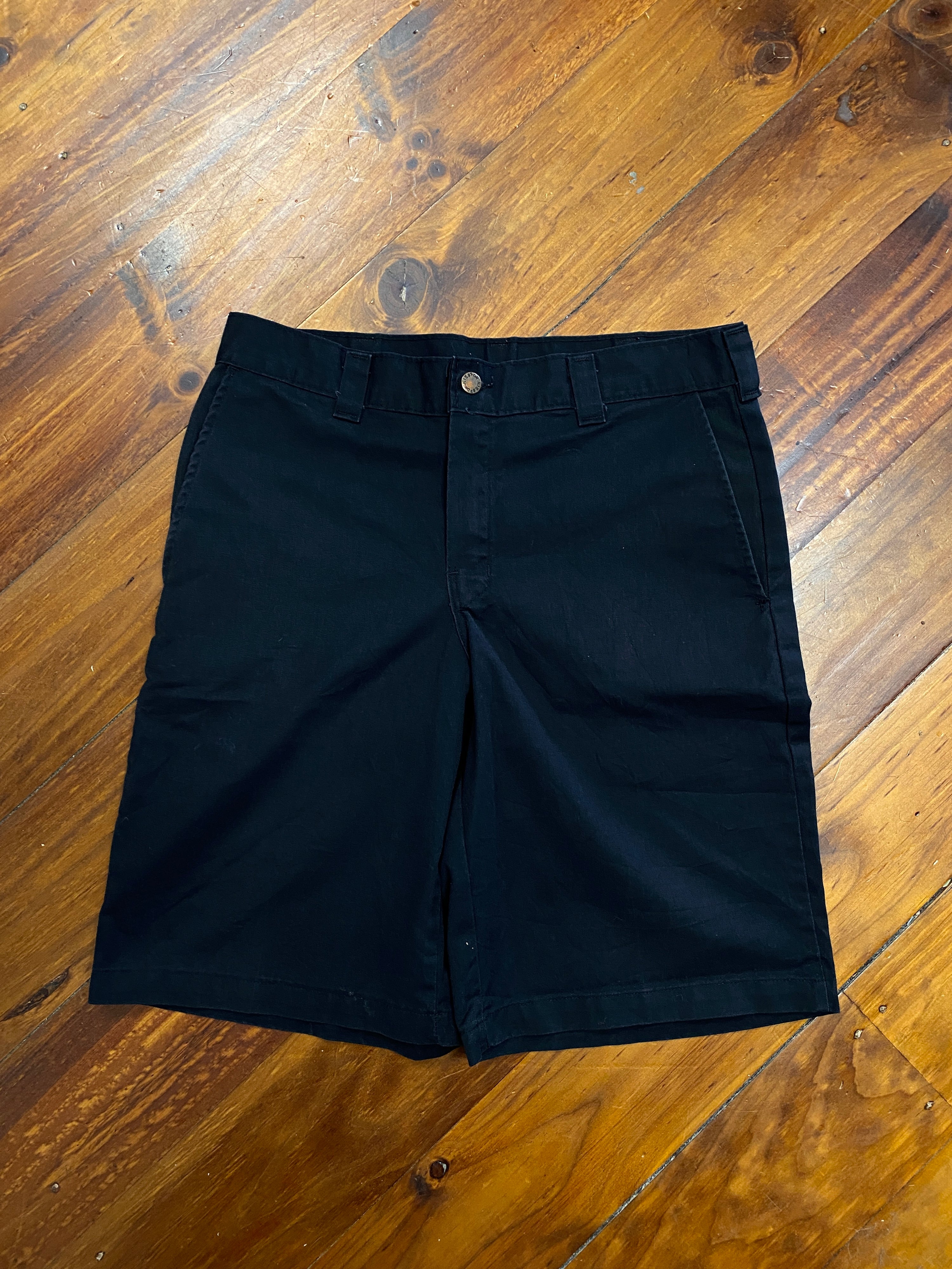 32 - Dickies Black Smart Shorts S308