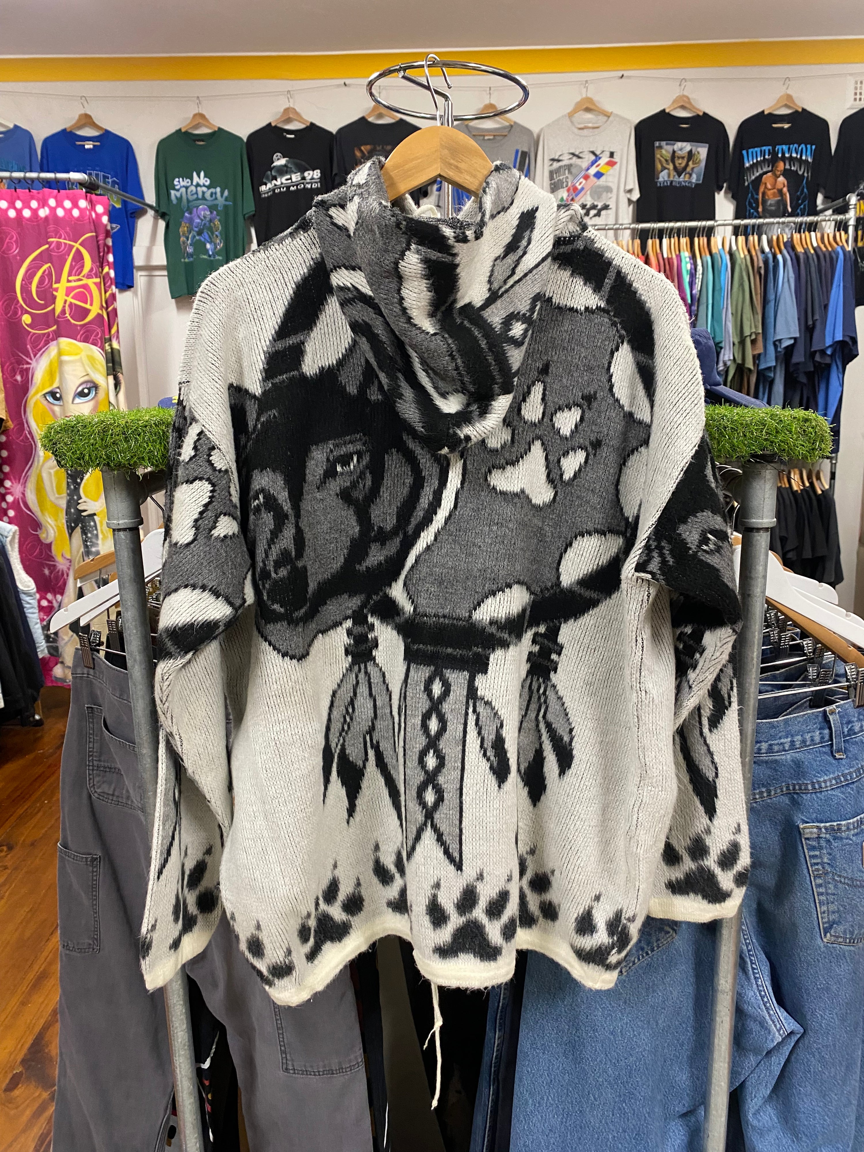 [L] Wolf Paw Grey/White Zip-up Hooded Knit Jumper