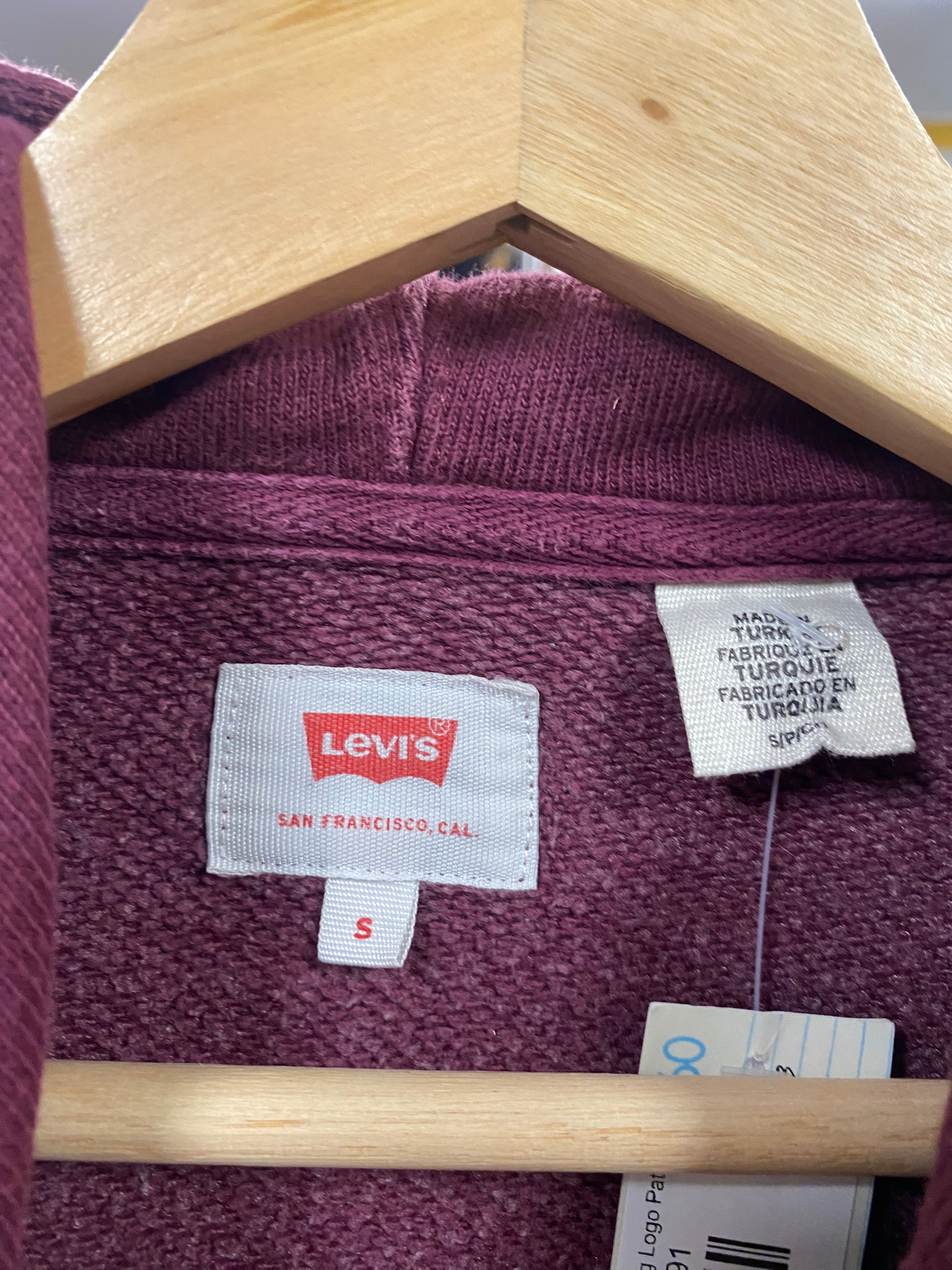 [S] Levis Maroon Hoodie Big Logo Patch