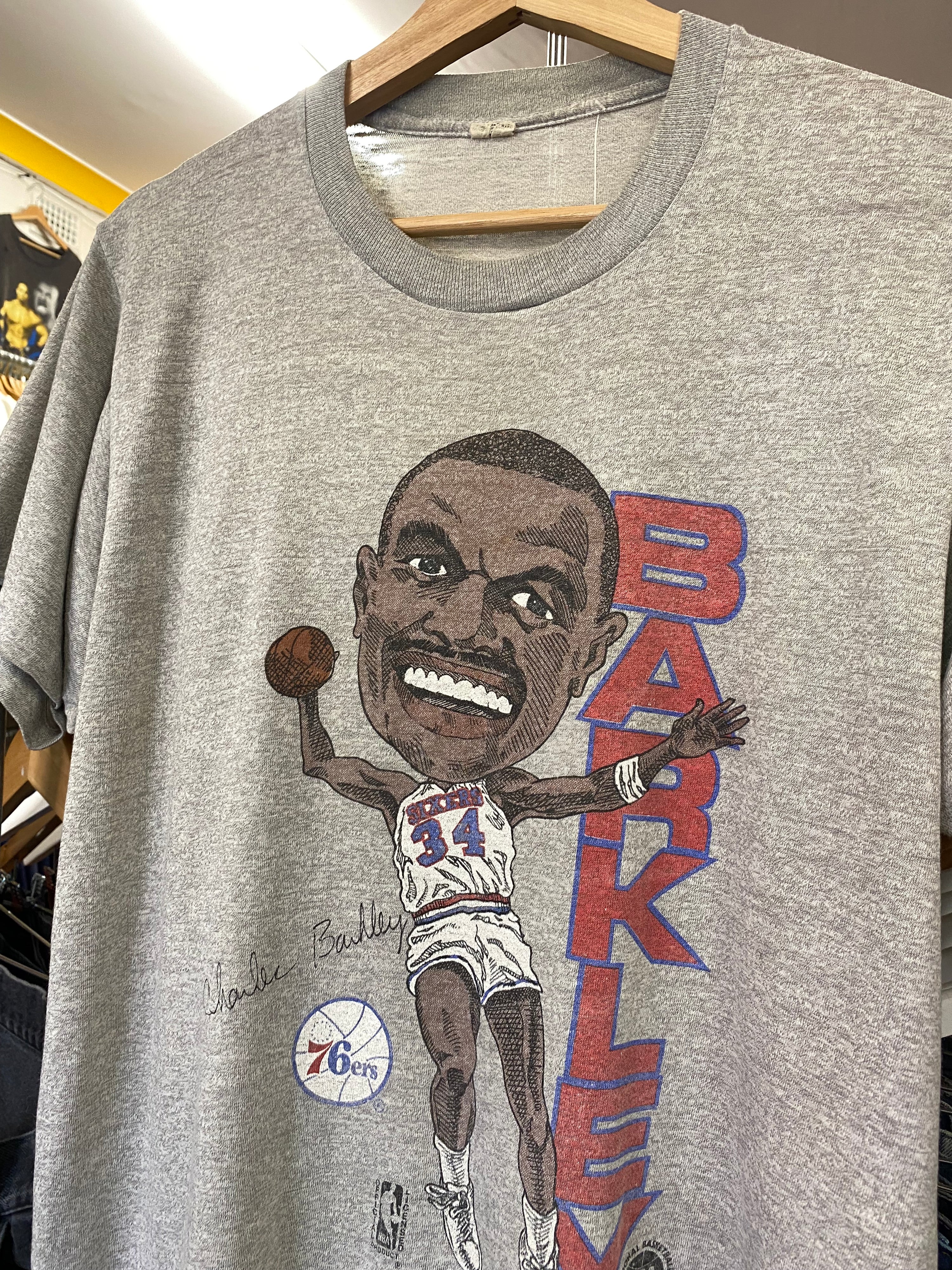 [L] 1980s Charles Barkley 76ers Slam Dunk Caricature Tshirt
