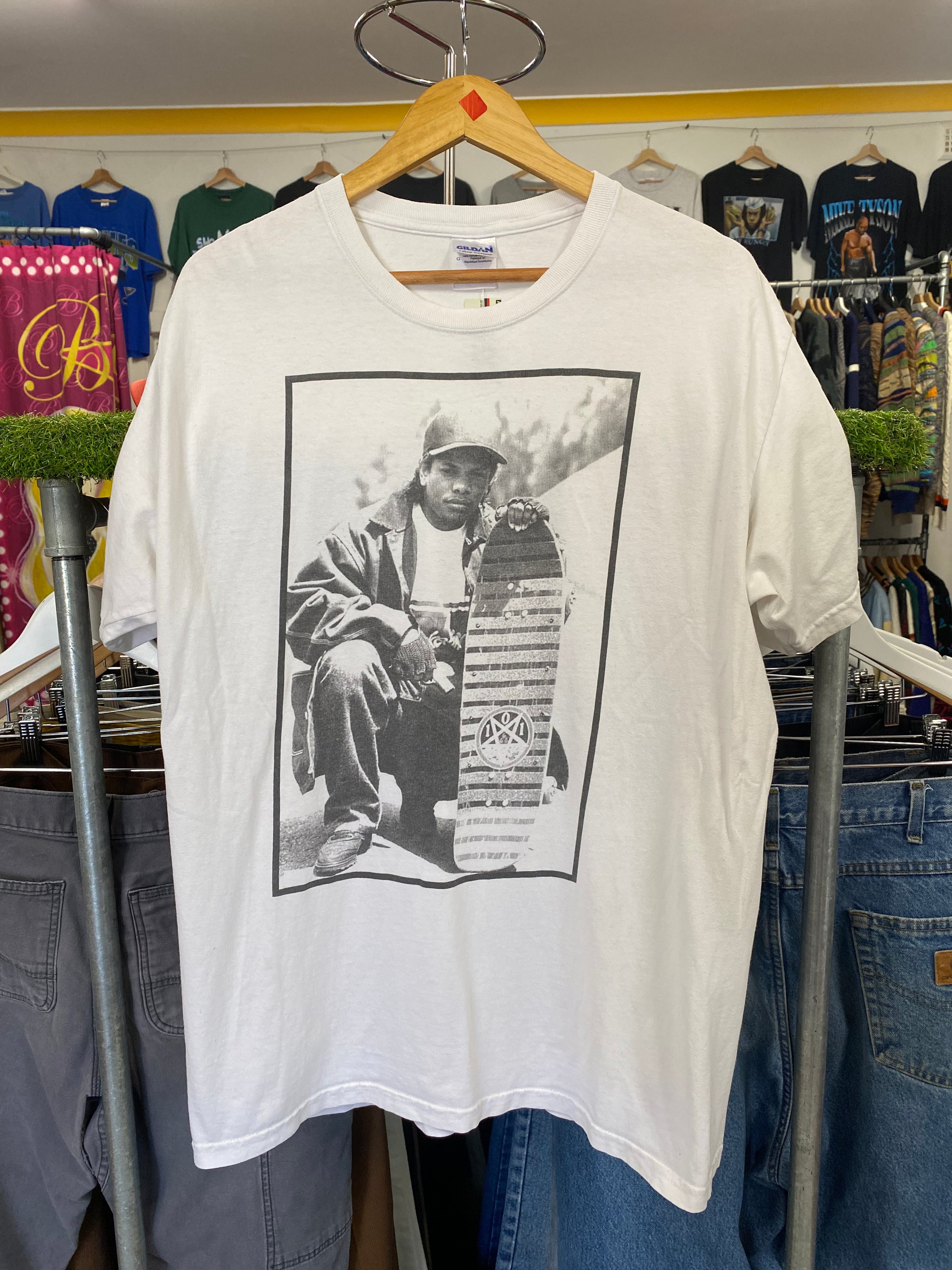 L - 2000s Eazy E Skateboard White Tee