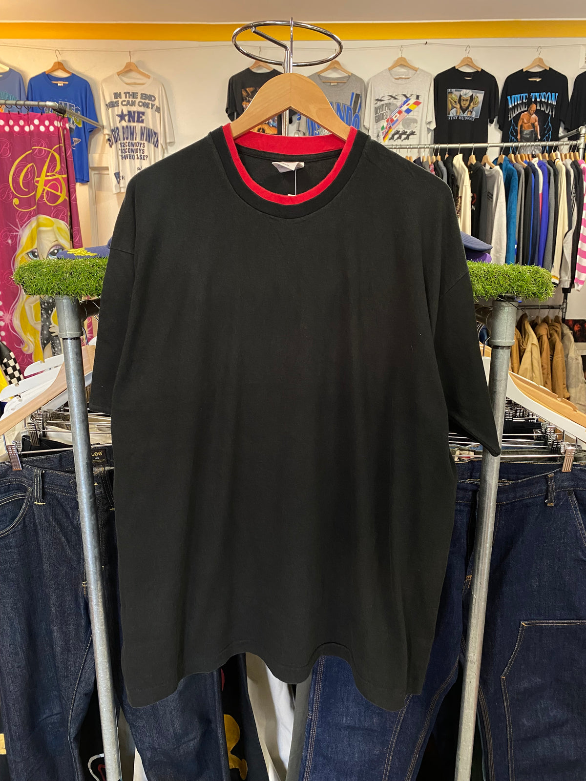 XL - Vintage Munsingwear Black DC Tee