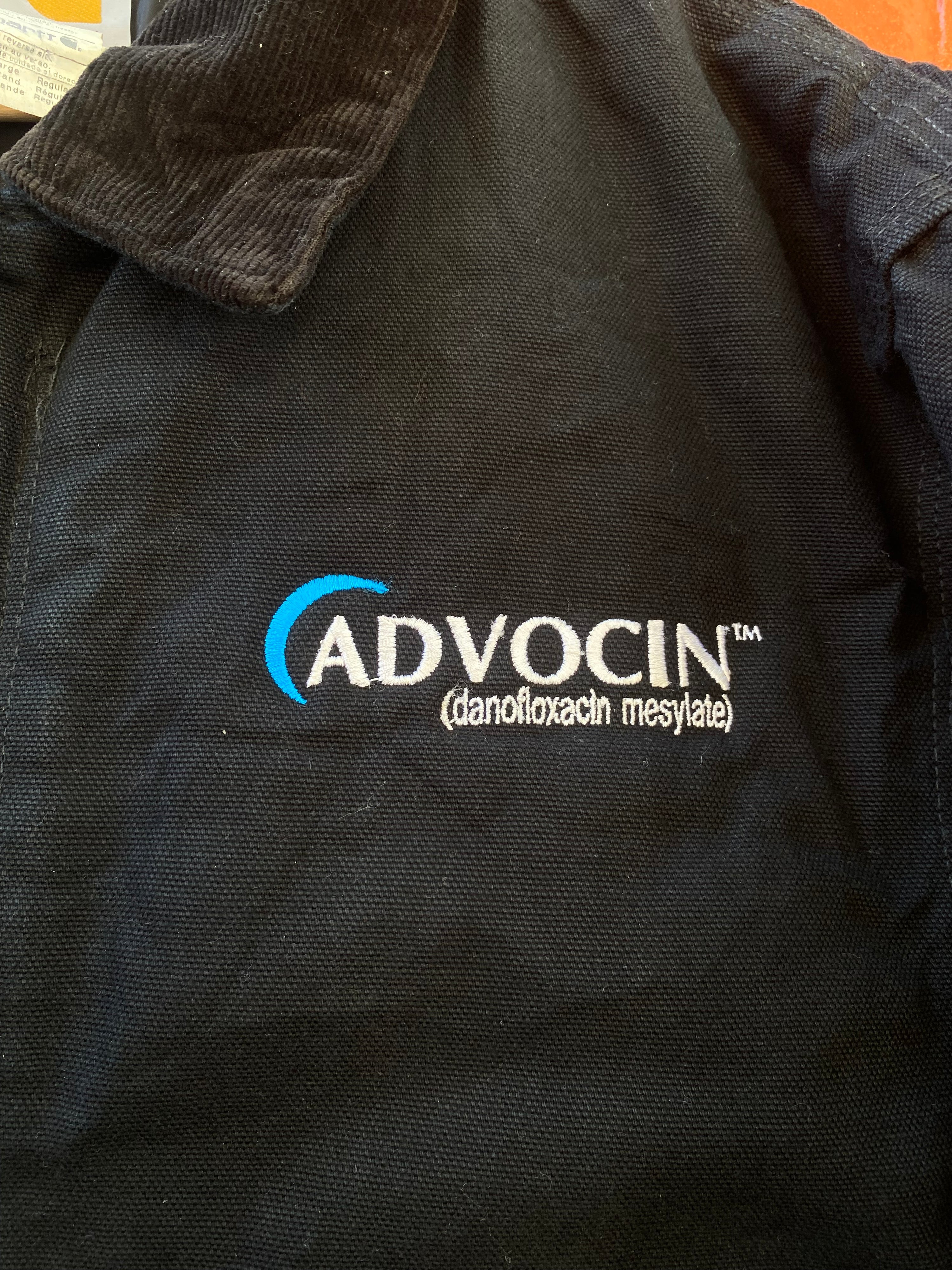 [L] Vintage Carhartt J002 Black 'Advocin' Jacket